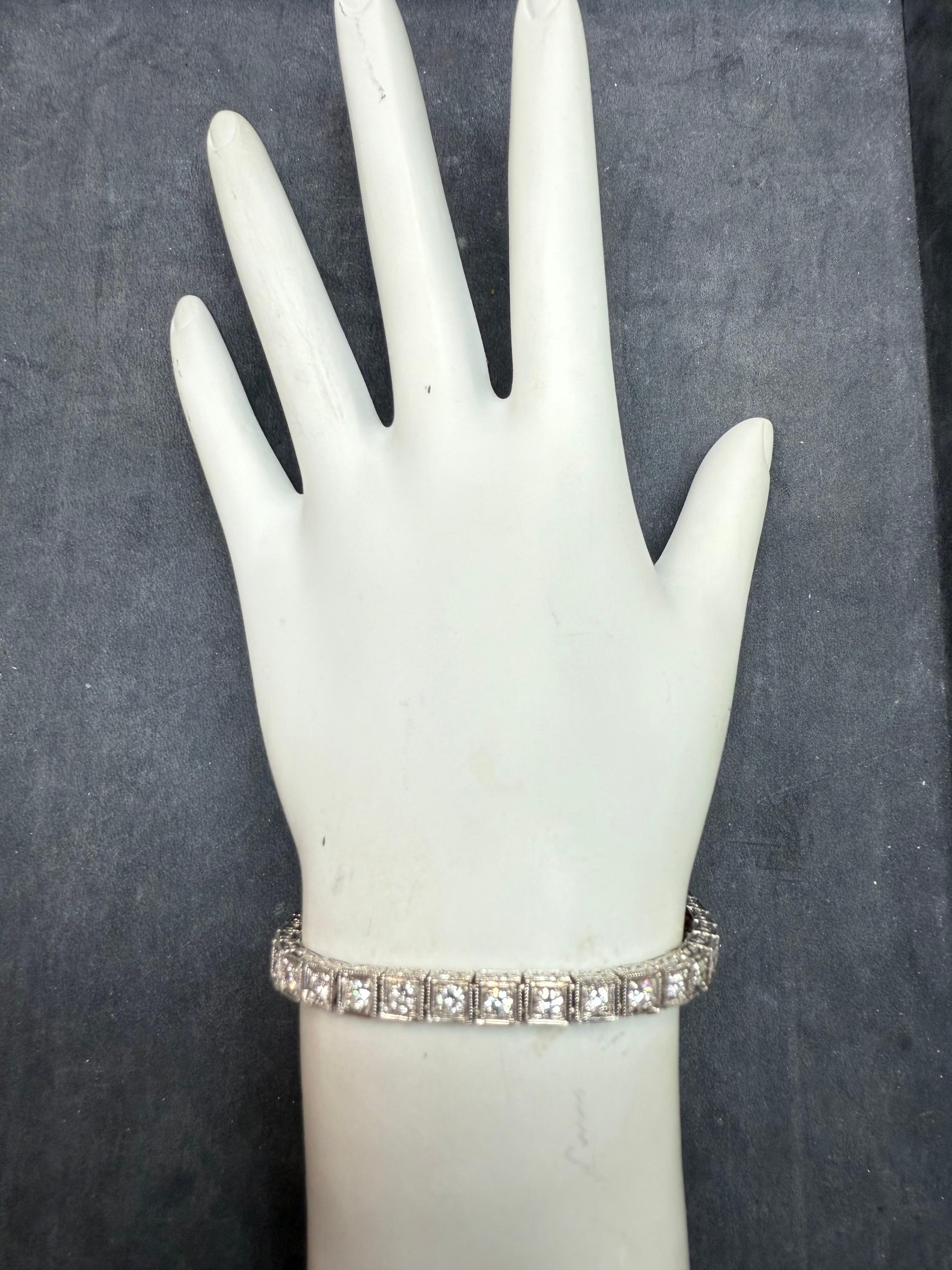 Retro Bracelet en or 3.25 Carat Natural Colorless Diamond Engraved Box 1990 en vente 2