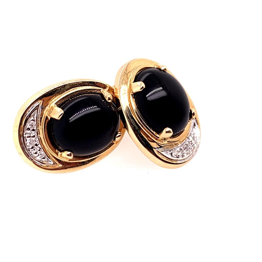 Retro Gold 4.5 Gram Natural Oval Onyx and Diamond Earrings, circa 1960 In Good Condition For Sale In Los Angeles, CA