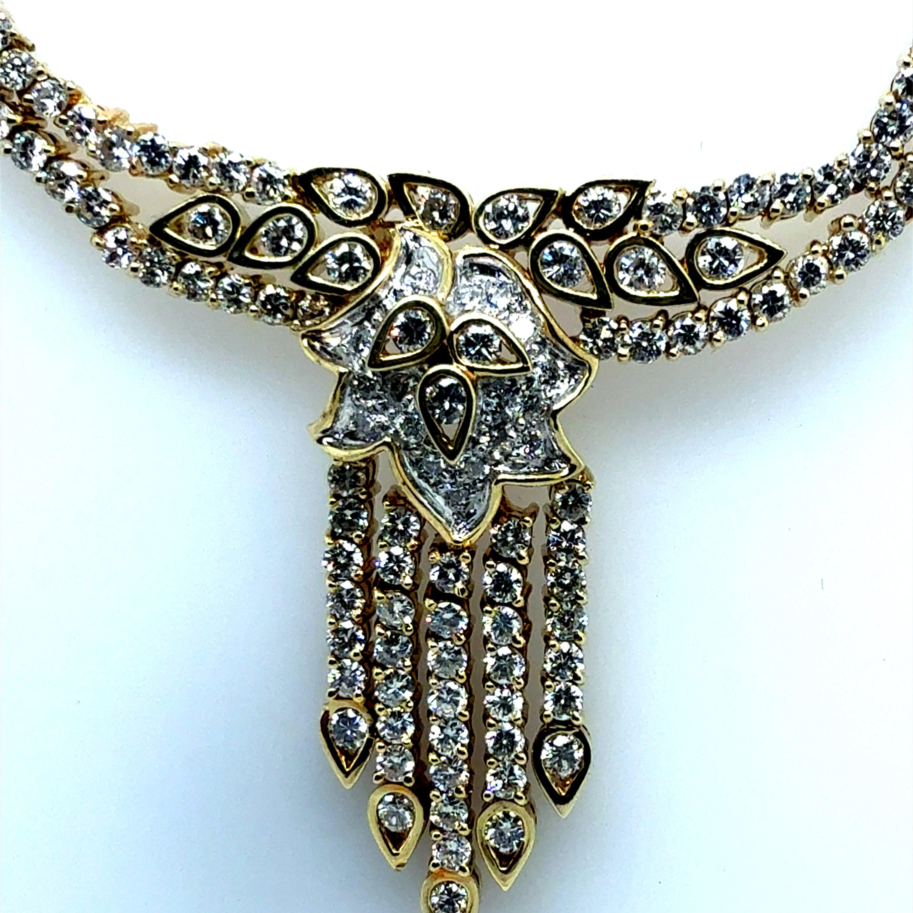 Retro Gold 5 Carat Natural Diamond Statement Necklace, Circa 1975 In Good Condition For Sale In Los Angeles, CA