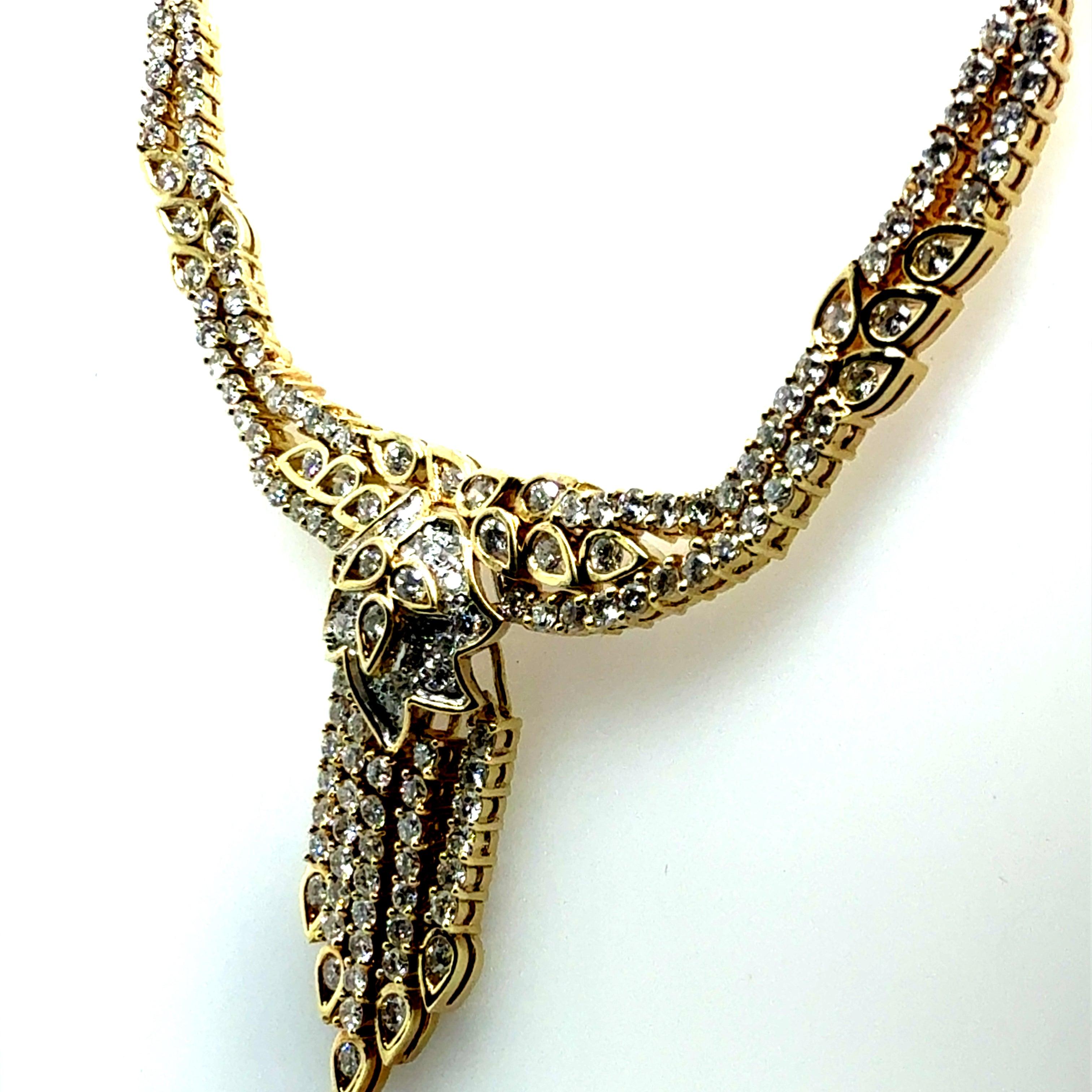 Women's Retro Gold 5 Carat Natural Diamond Statement Necklace, Circa 1975 For Sale
