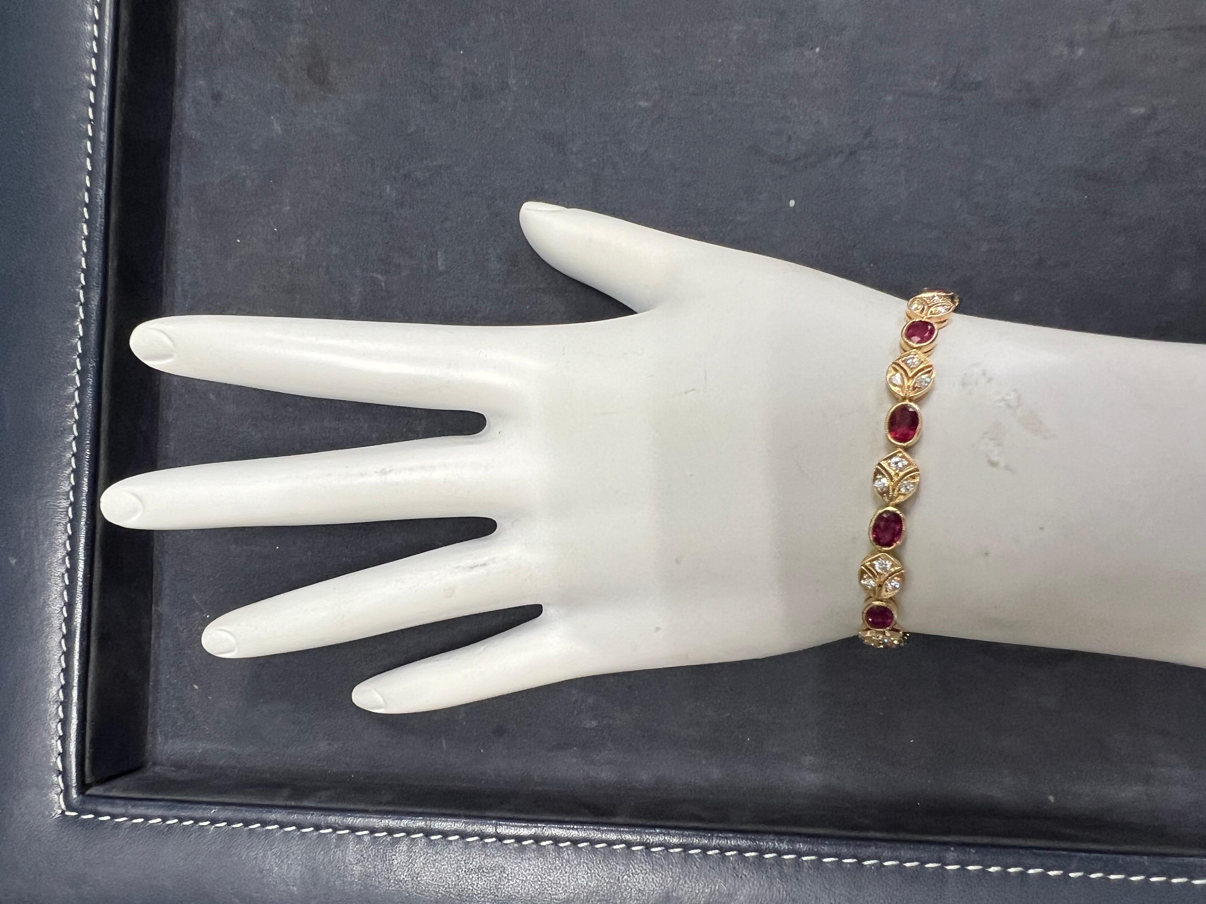 Retro Gold 5.46 Carat Natural Red Oval Ruby & Round Diamond Bracelet Circa 1980 For Sale 2