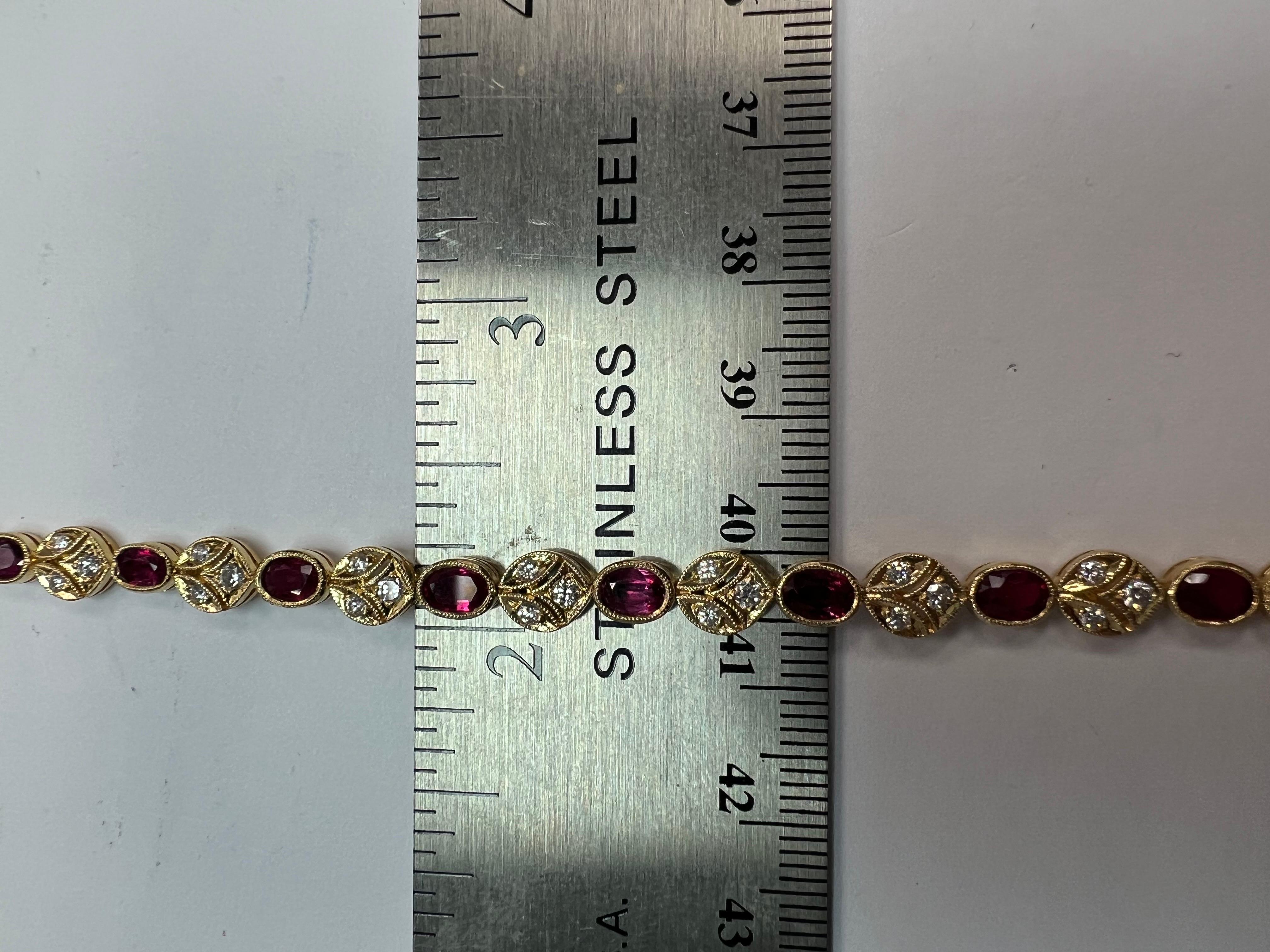 Retro Gold 5.46 Carat Natural Red Oval Ruby & Round Diamond Bracelet Circa 1980 For Sale 3