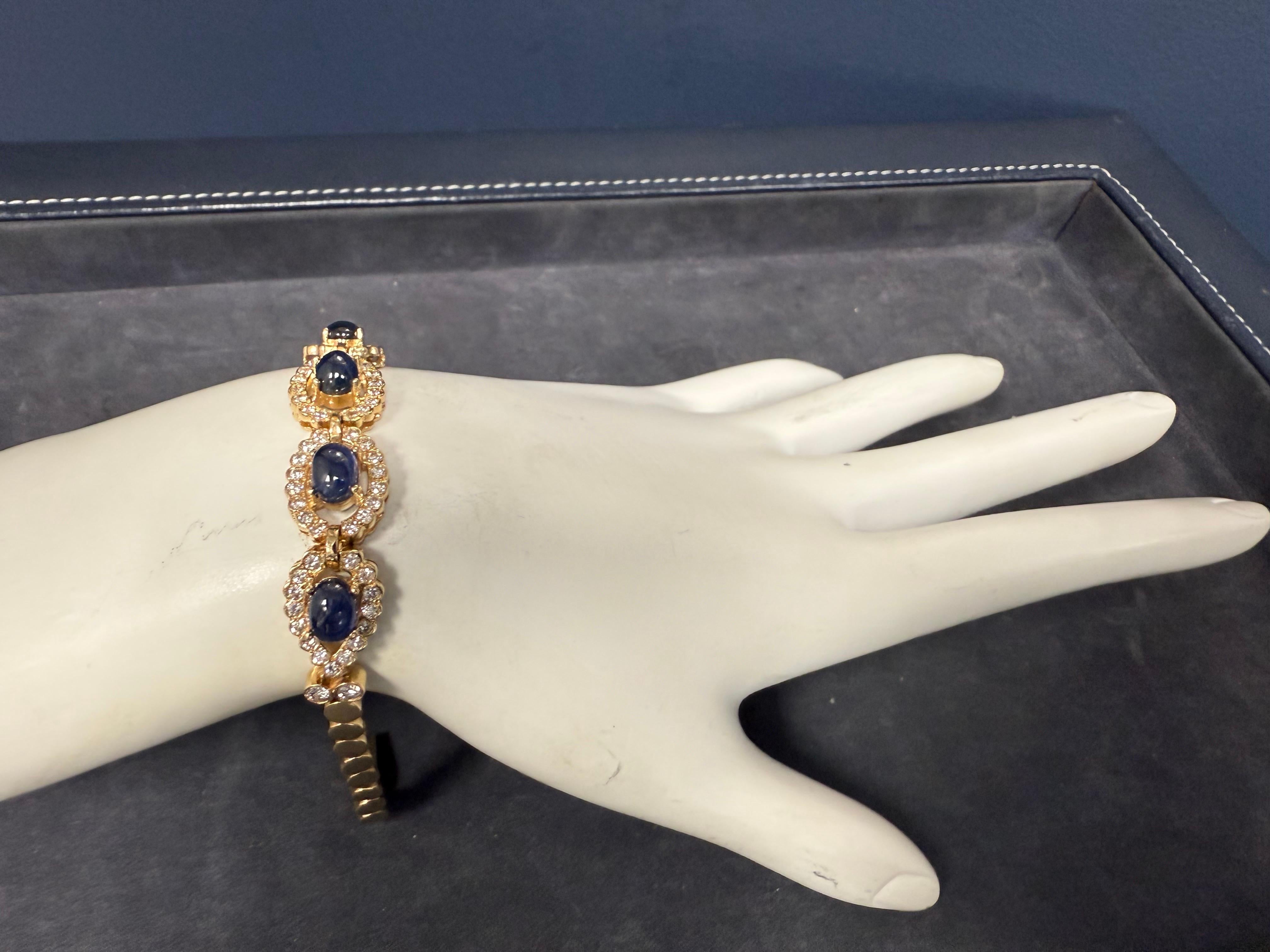 Bracciale Retro in oro con diamanti naturali e zaffiri blu da 6 carati CIRCA 1980 in vendita 2