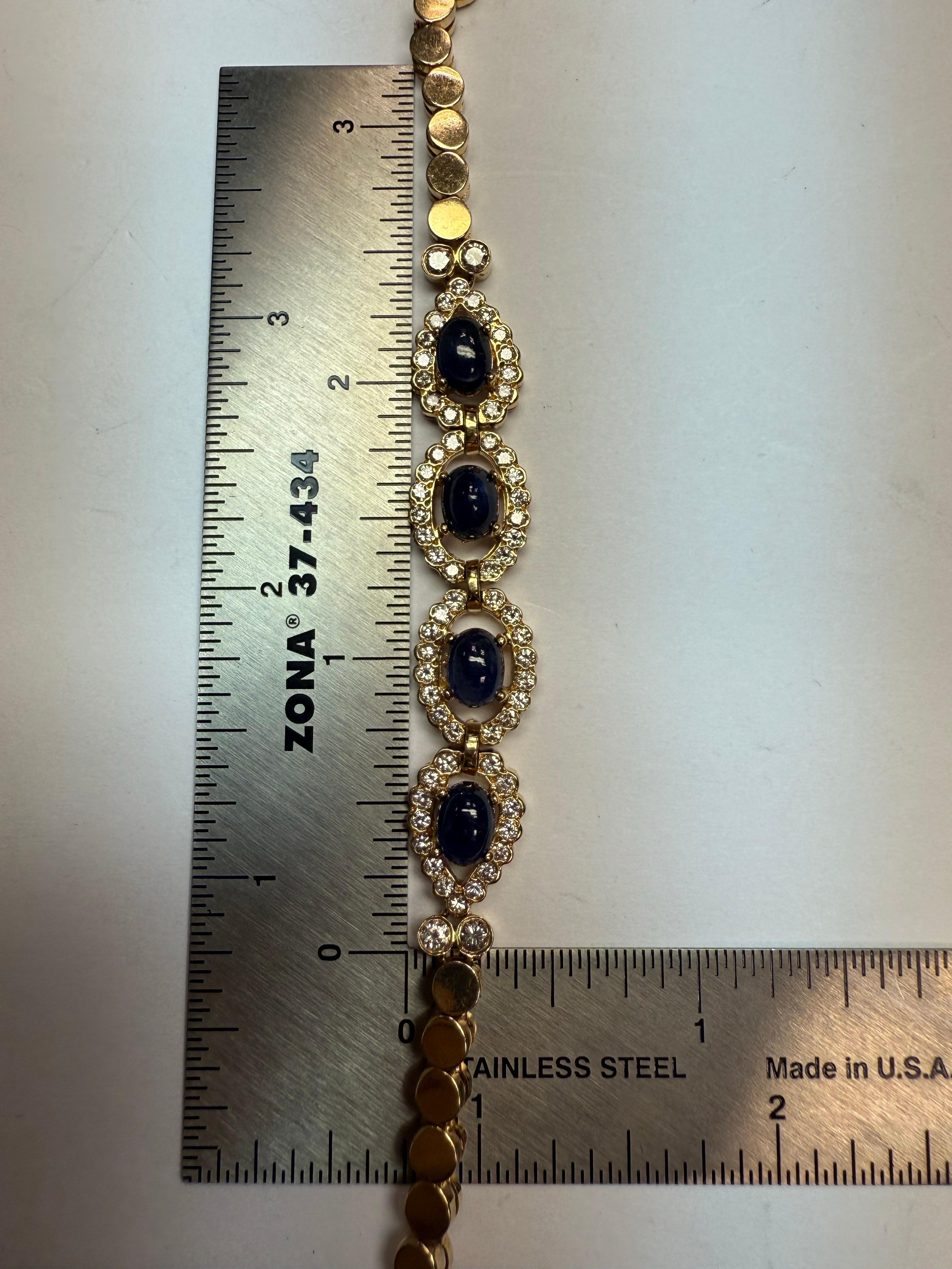 Bracciale Retro in oro con diamanti naturali e zaffiri blu da 6 carati CIRCA 1980 in vendita 3
