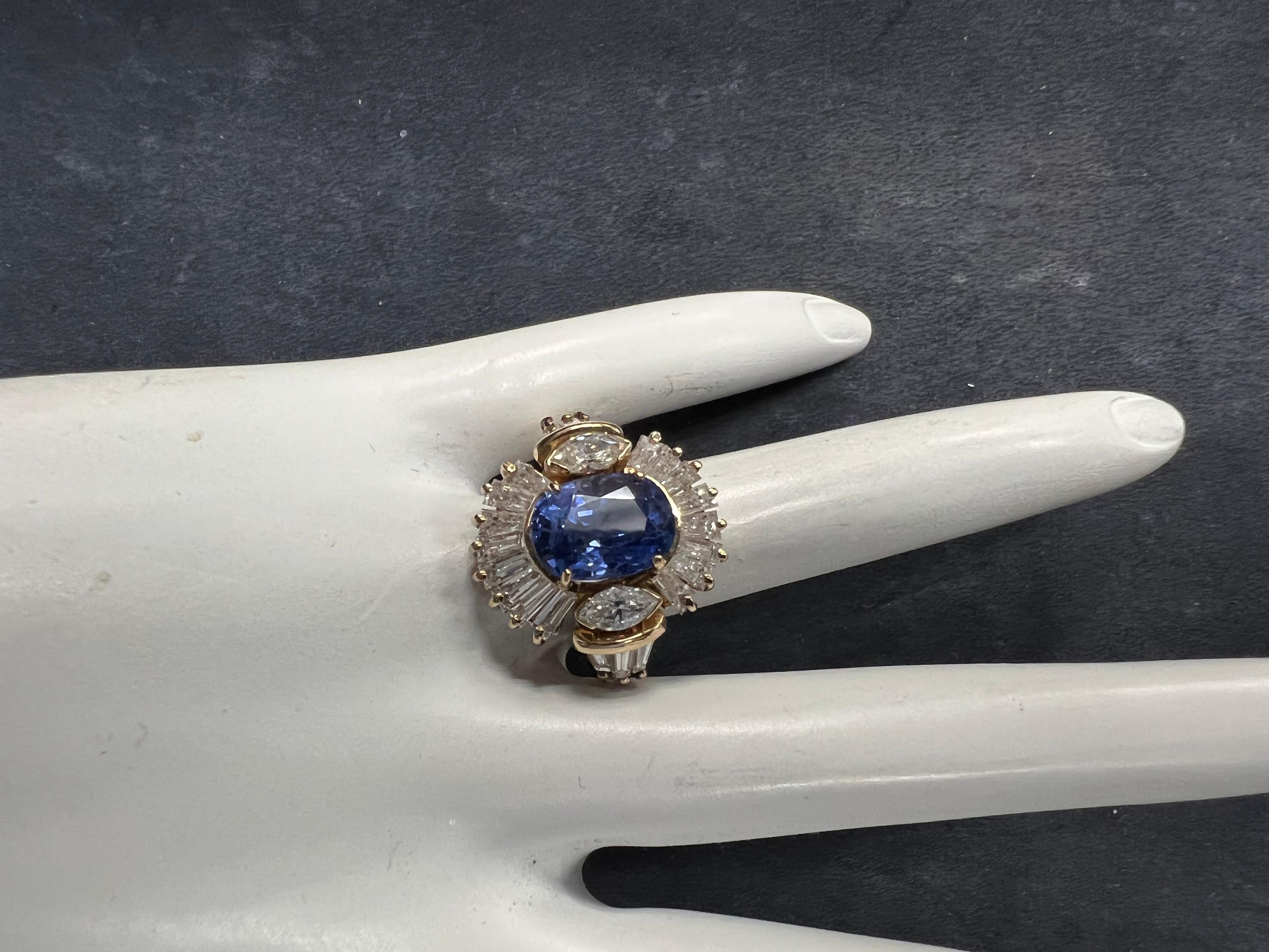 Retro Gold 6.75 Carat Natural Blue Sapphire and Diamond Cocktail Ring Circa 1960 In Good Condition For Sale In Los Angeles, CA