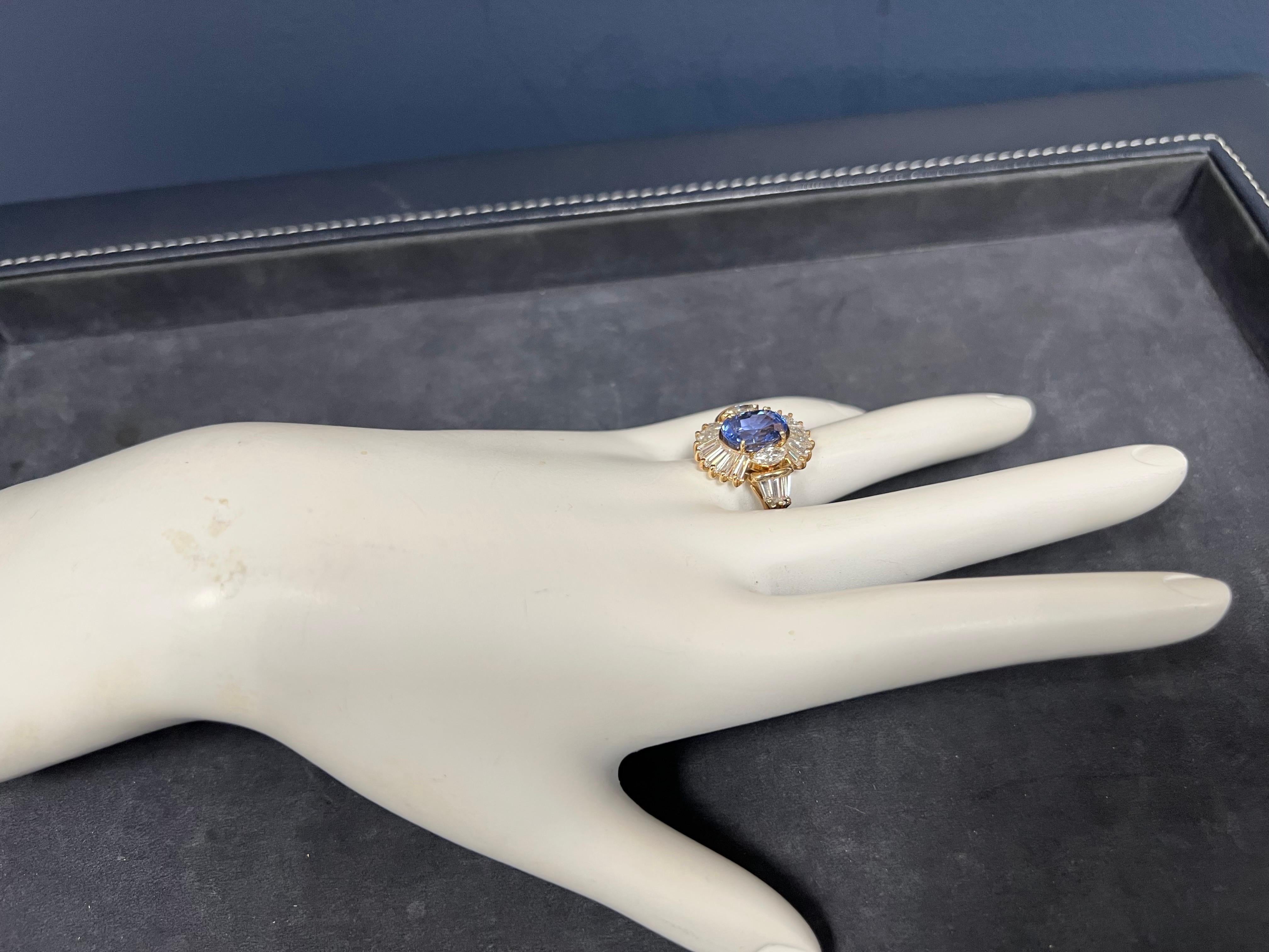 Women's Retro Gold 6.75 Carat Natural Blue Sapphire and Diamond Cocktail Ring Circa 1960 For Sale