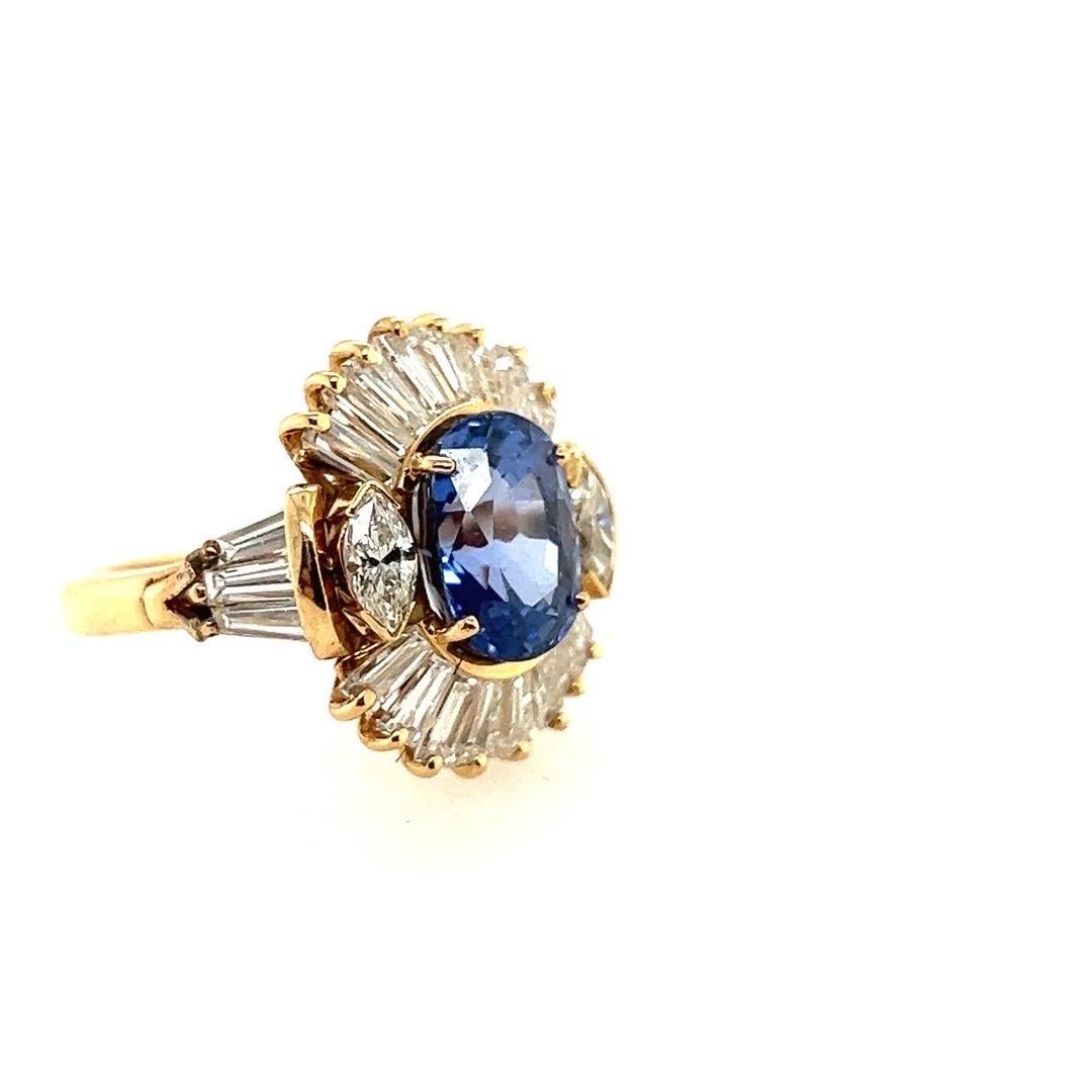 Retro Gold 6.75 Carat Natural Blue Sapphire and Diamond Cocktail Ring Circa 1960 For Sale 4