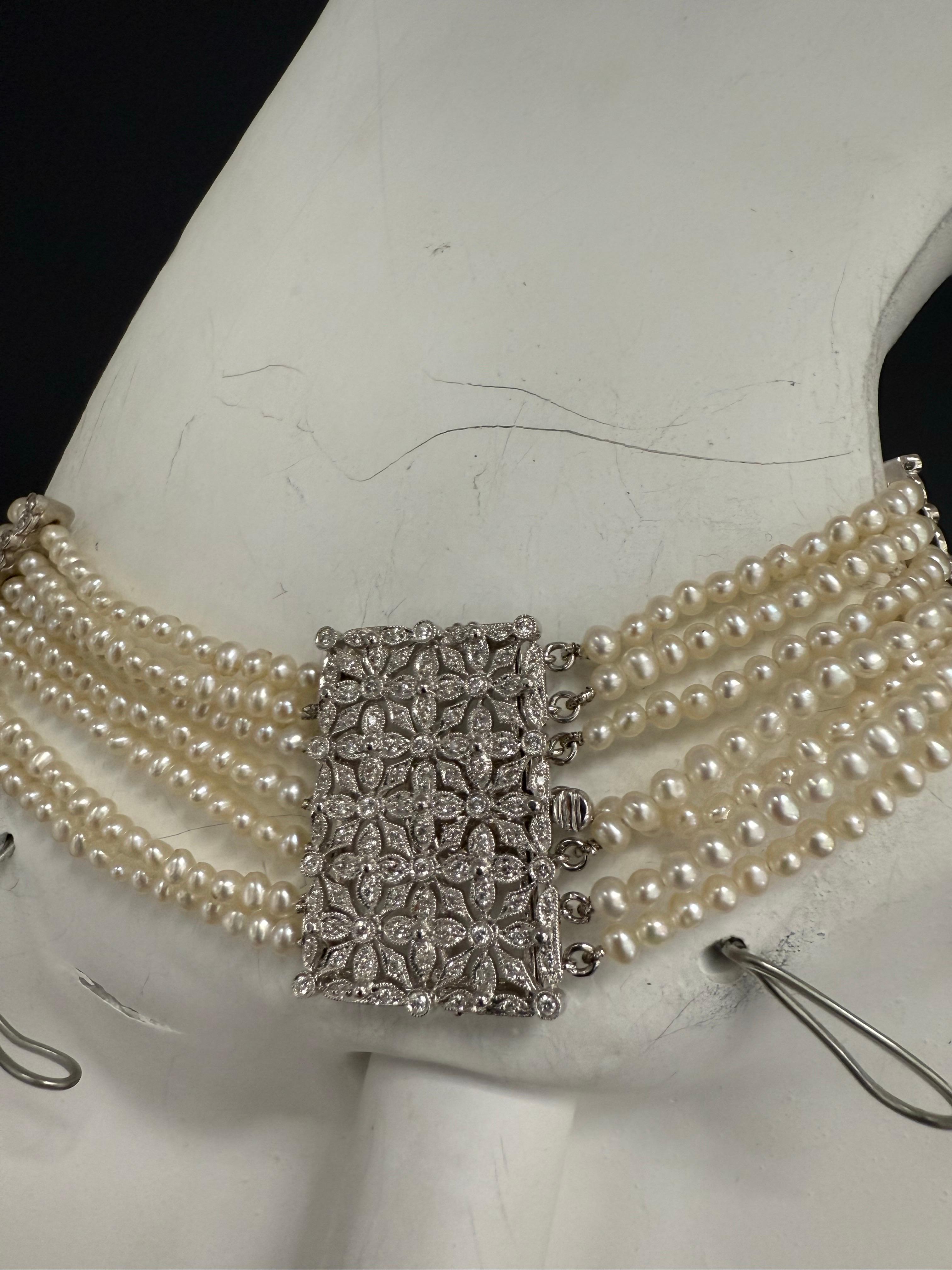 Taglio rotondo Collana girocollo in oro retrò a 7 fili con perle e diamanti naturali da 0,80 carati 1985 in vendita