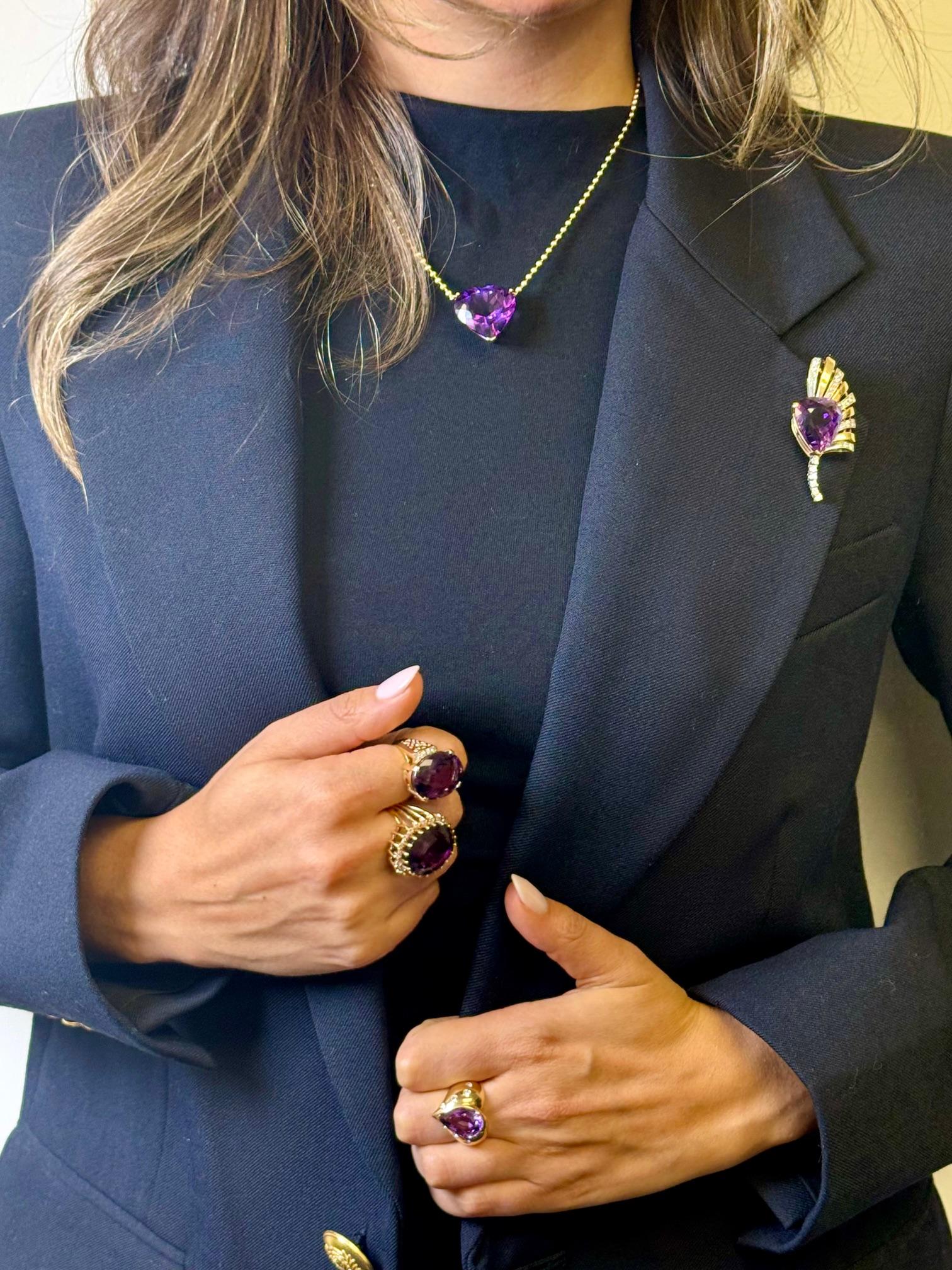 Retro Goldbrosche mit Amethyst und Diamanten für Damen oder Herren im Angebot