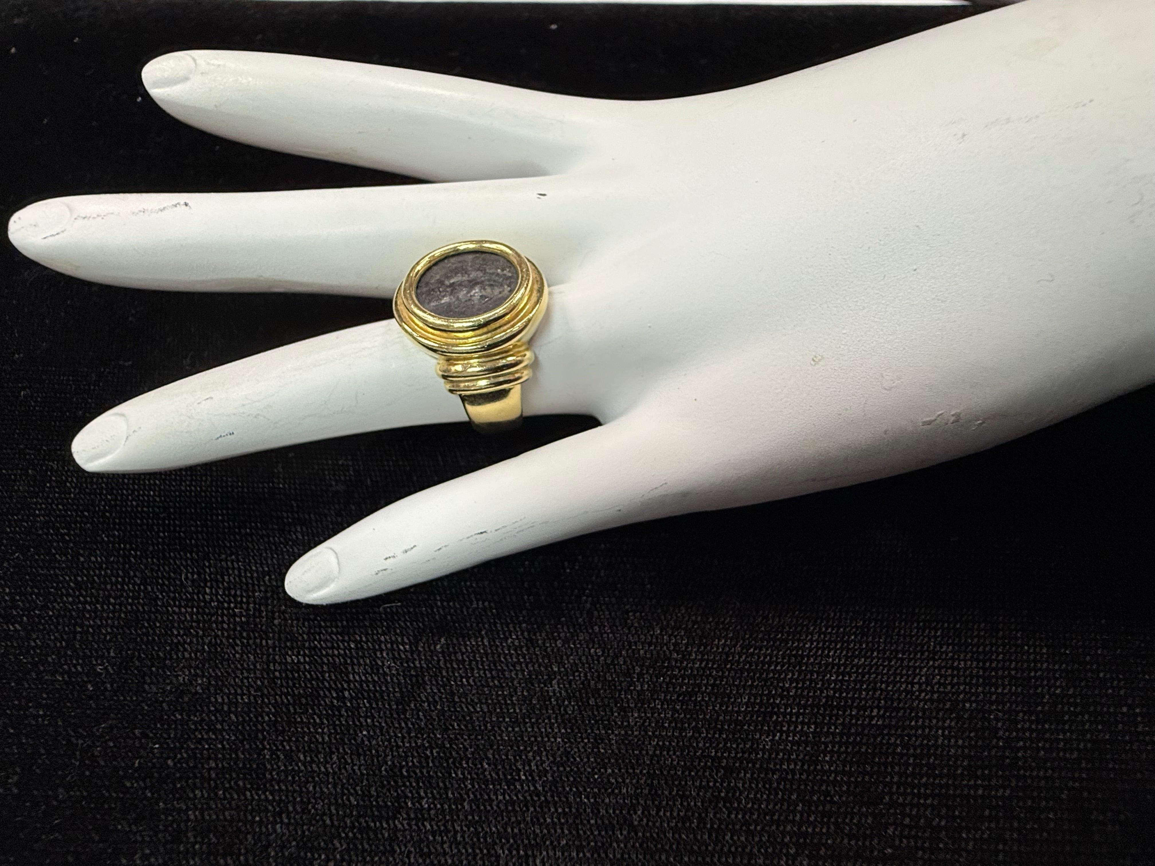 Retro Gold Ancient Roman Coin Theodosius Made in Italy Statement Ring In Good Condition For Sale In Los Angeles, CA