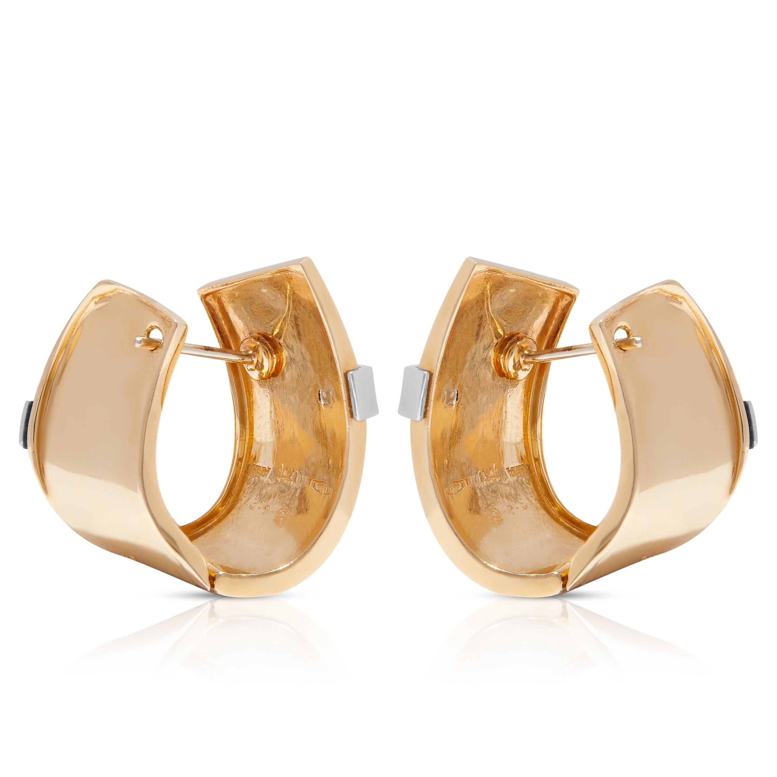 Italian Hinged Retro Earrings Stylized In 14ct Gold And Diamonds In Good Condition For Sale In Dubai, DU