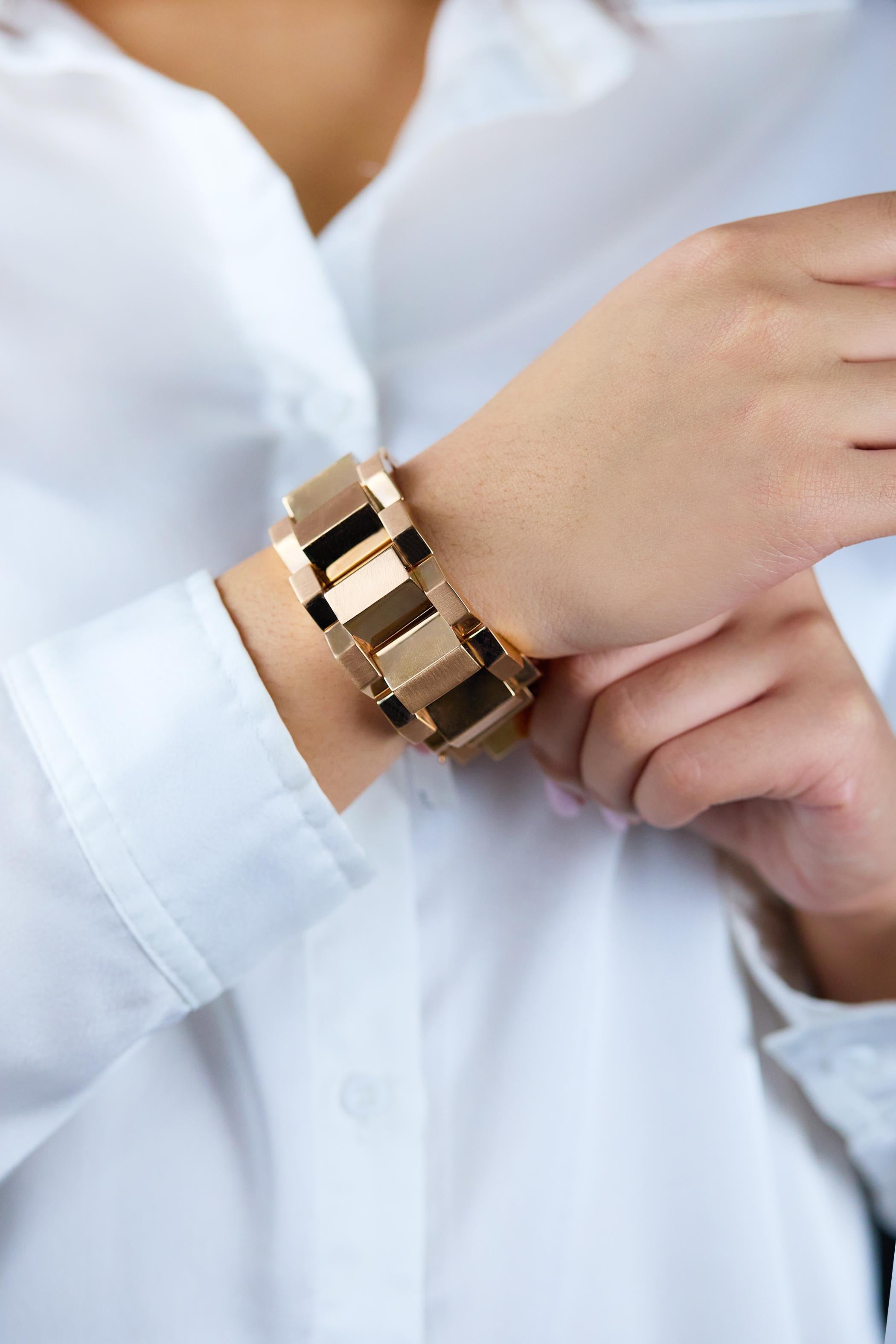 Women's Retro Gold Bar Tank Link Fashion Bracelet in 18K Rose Gold For Sale