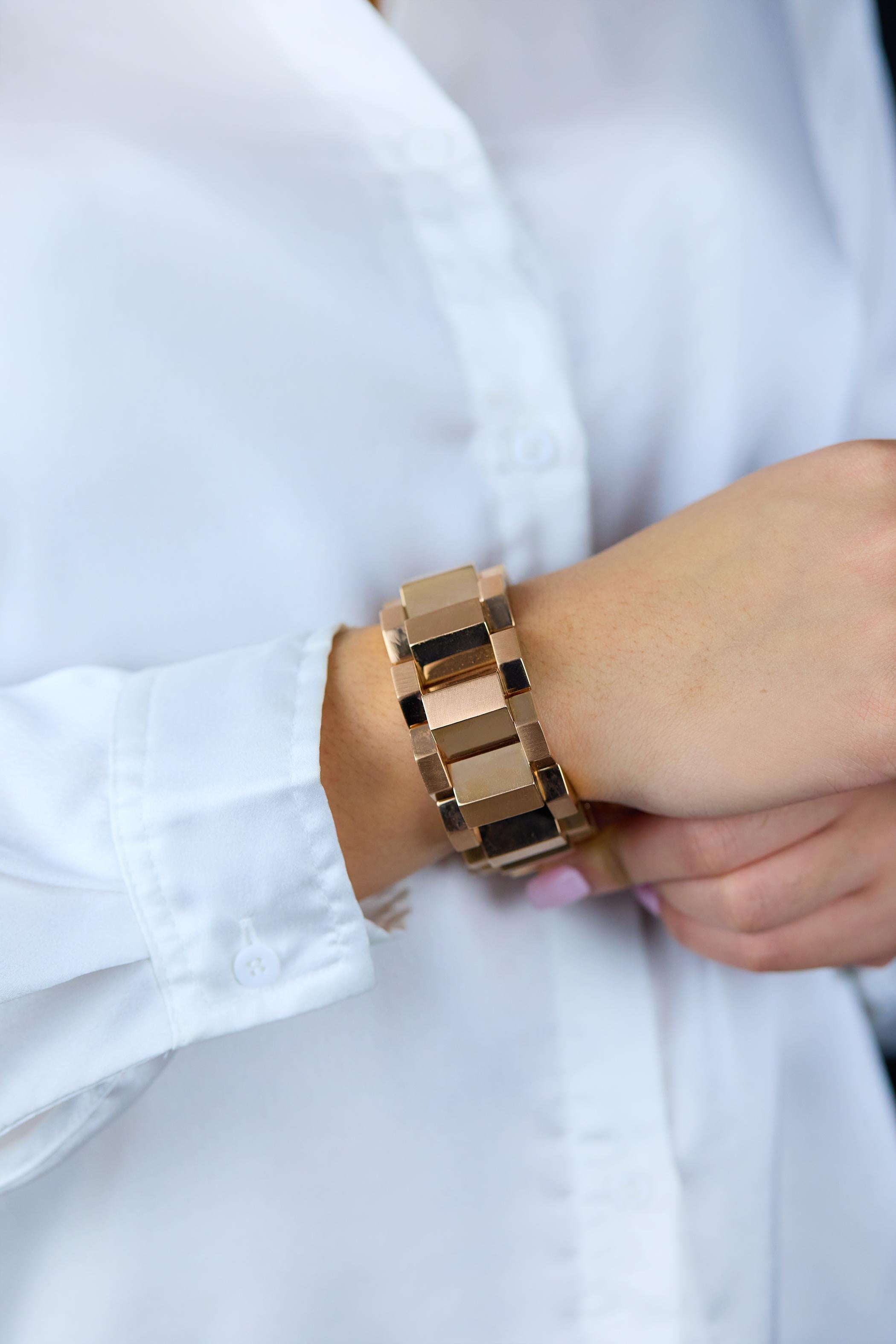 Retro Gold Bar Tank Link Fashion Bracelet in 18K Rose Gold For Sale 1