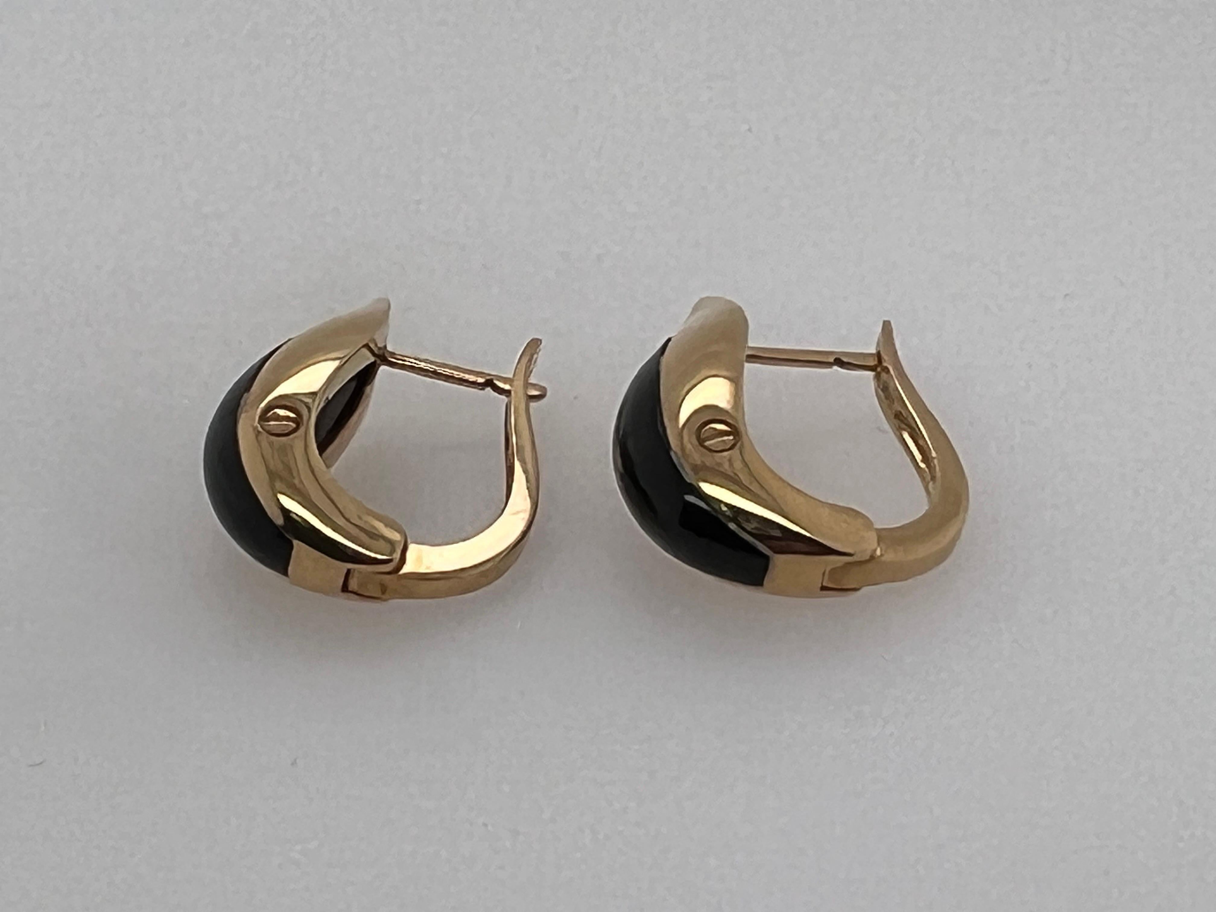 Women's Retro Gold Black Onyx Ladies Huggie Earrings, circa 1960 For Sale
