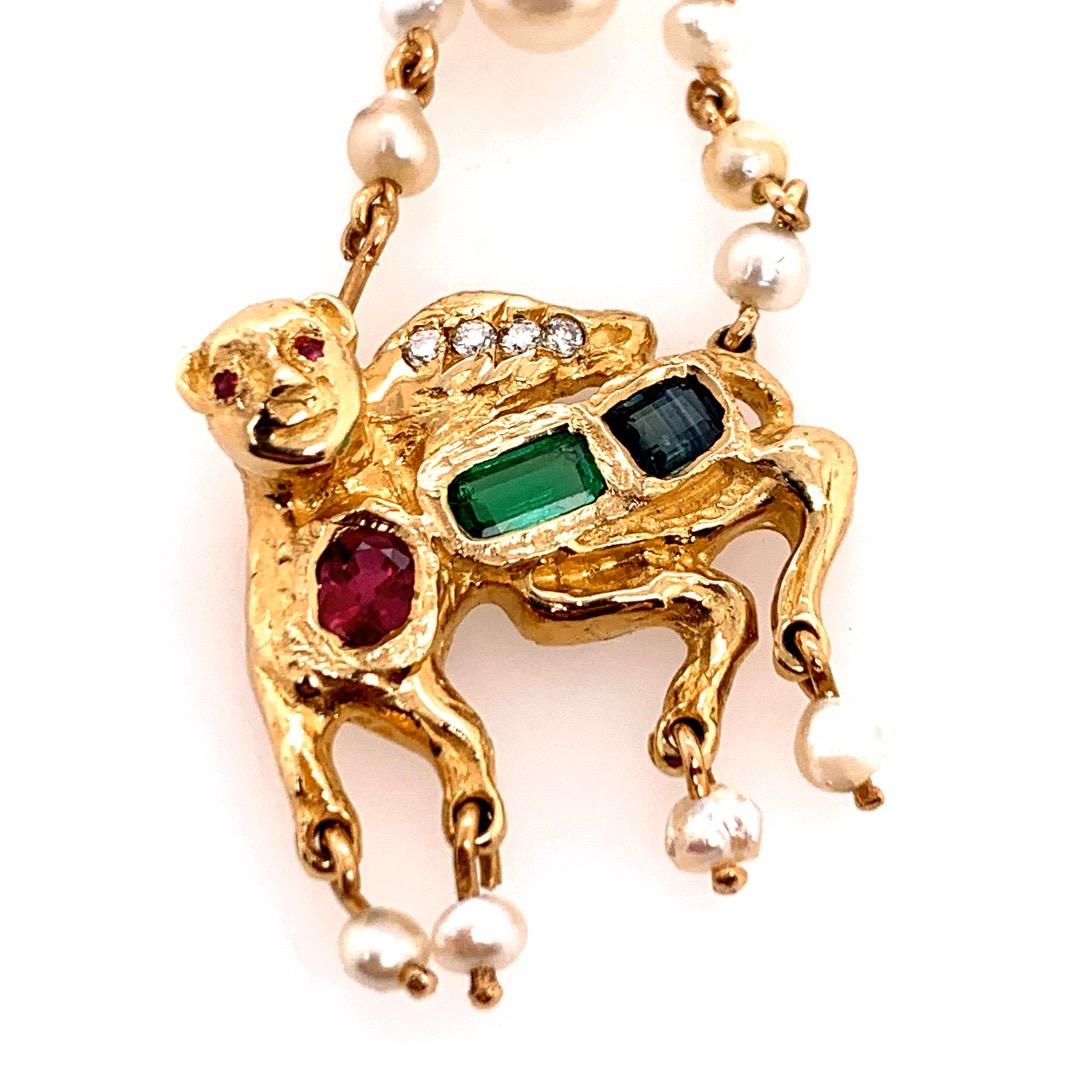 Rétro Pendentif rétro en or couleur camel avec diamant naturel de 1,75 carat, rubis, émeraude et saphir, 1960 en vente