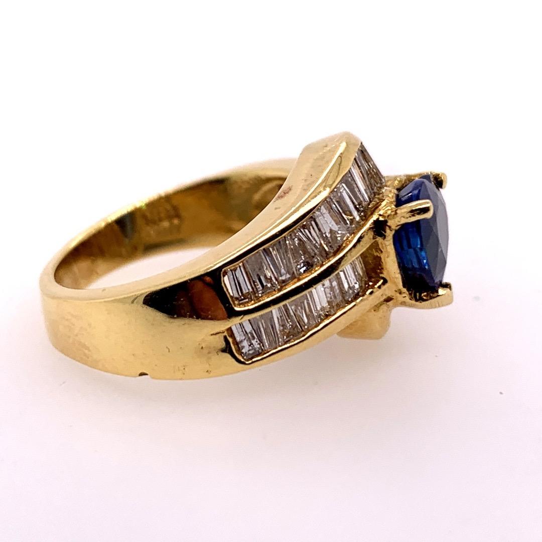 Retro Gold Cocktail 4.50 Carat Ring Natural Heart Sapphire & Diamond, circa 1980 For Sale 7