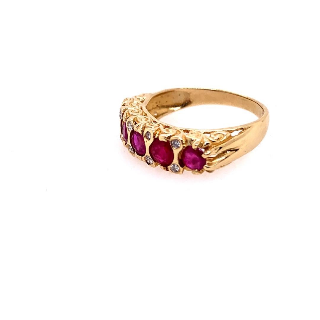Retro Gold Cocktail Ring 1.10 Carat Round Natural Ruby & Diamond Gem circa 1960 For Sale 1