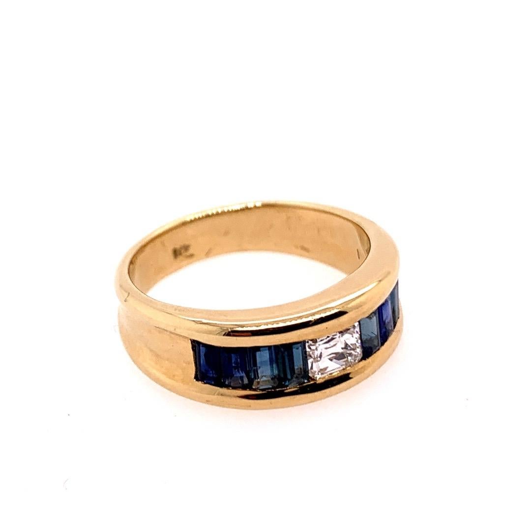 Retro 14k Gelbgold Cocktail Ring etwa 1,40 Karat. 

Die 8 natürlichen Saphire messen 4x1,7 mm und wiegen 1 Karat. Der Mittelstein ist ein E farblos VS1 Klarheit alten strahlend geschliffenen natürlichen Diamanten etwa 0,40 Karat, 4,8x3,6x2,3 mm. Die