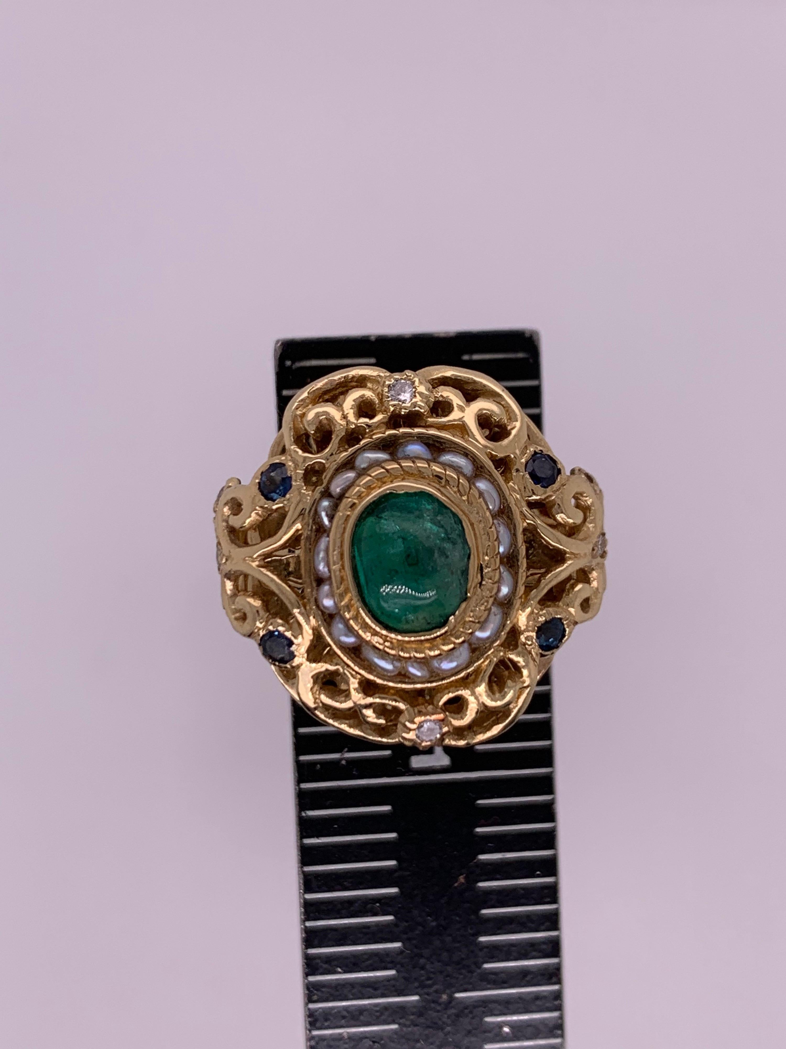 Retro Gold Cocktail Ring 2 Carat Natural Emerald Cab Sapphire Diamond circa 1950 For Sale 7