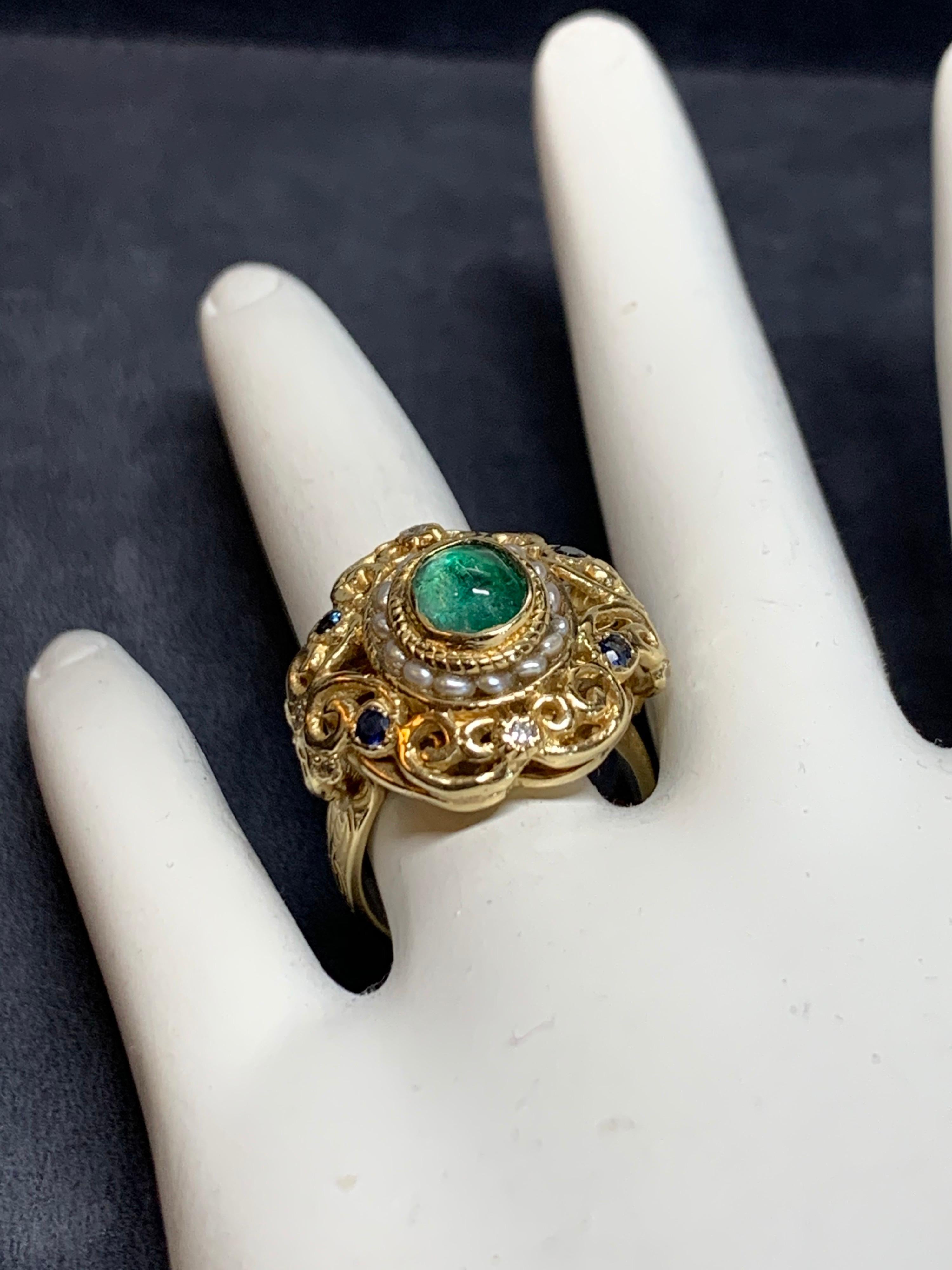 Retro Gold Cocktail Ring 2 Carat Natural Emerald Cab Sapphire Diamond circa 1950 In Good Condition For Sale In Los Angeles, CA