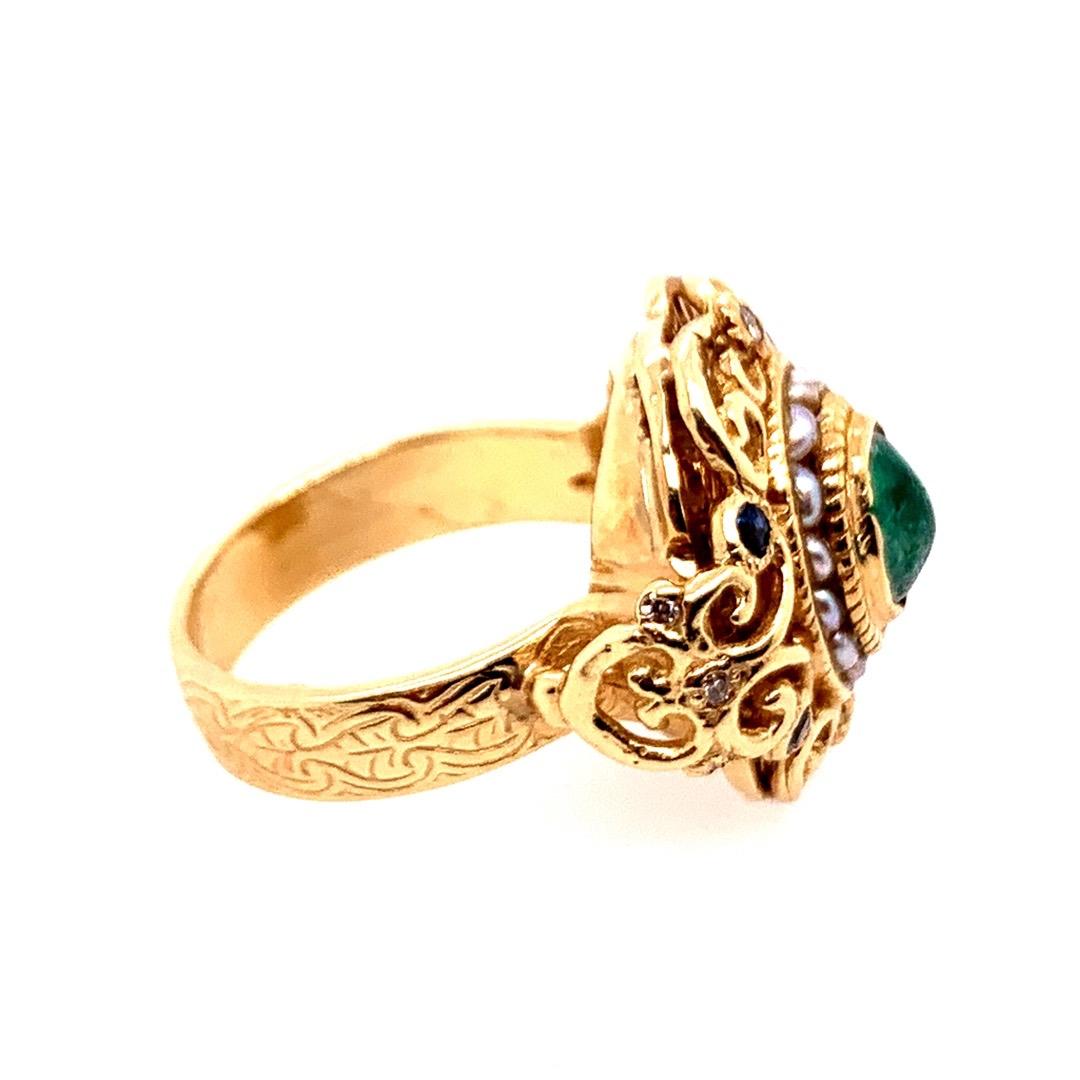 Retro Gold Cocktail Ring 2 Carat Natural Emerald Cab Sapphire Diamond circa 1950 For Sale 3