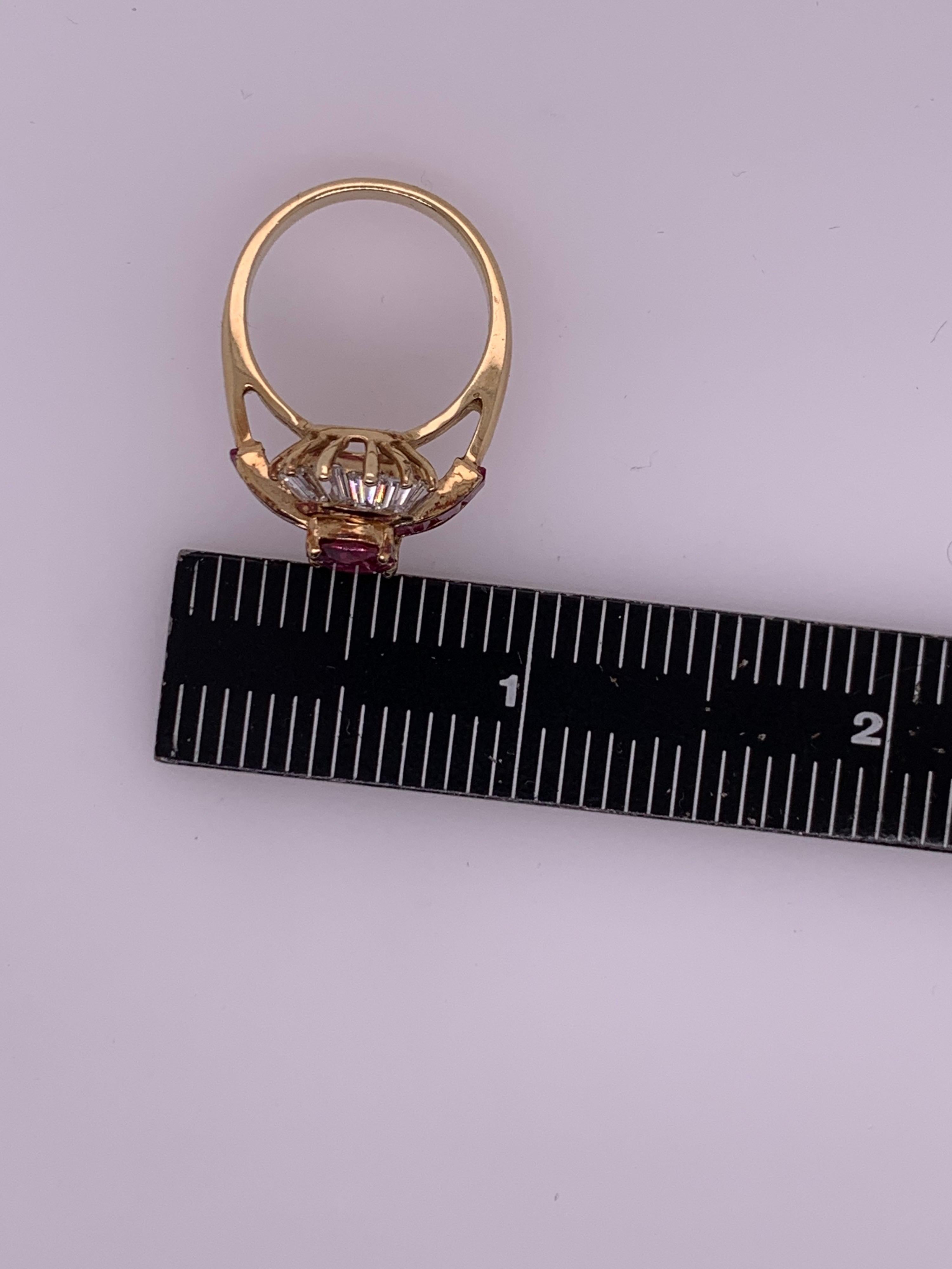 Retro Gold Cocktail-Ring 3,25 Karat natürlicher ovaler Edelstein Rubin und Diamant um 1950 im Angebot 7