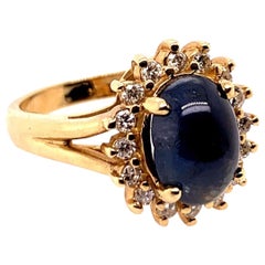 Bague cocktail rétro en or avec saphir bleu naturel de 4,50 carats et diamants, datant d'environ 1960