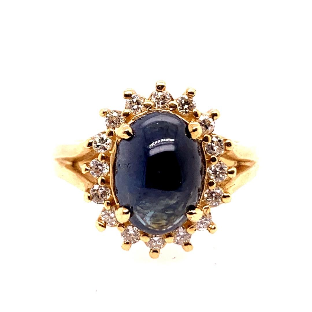 Retro Gold Cocktail Ring 4.50 Carat Natural Blue Sapphire and Diamond circa 1960 In Good Condition For Sale In Los Angeles, CA
