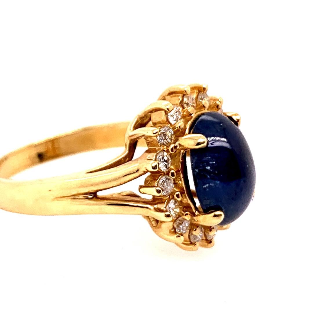 Women's Retro Gold Cocktail Ring 4.50 Carat Natural Blue Sapphire and Diamond circa 1960 For Sale