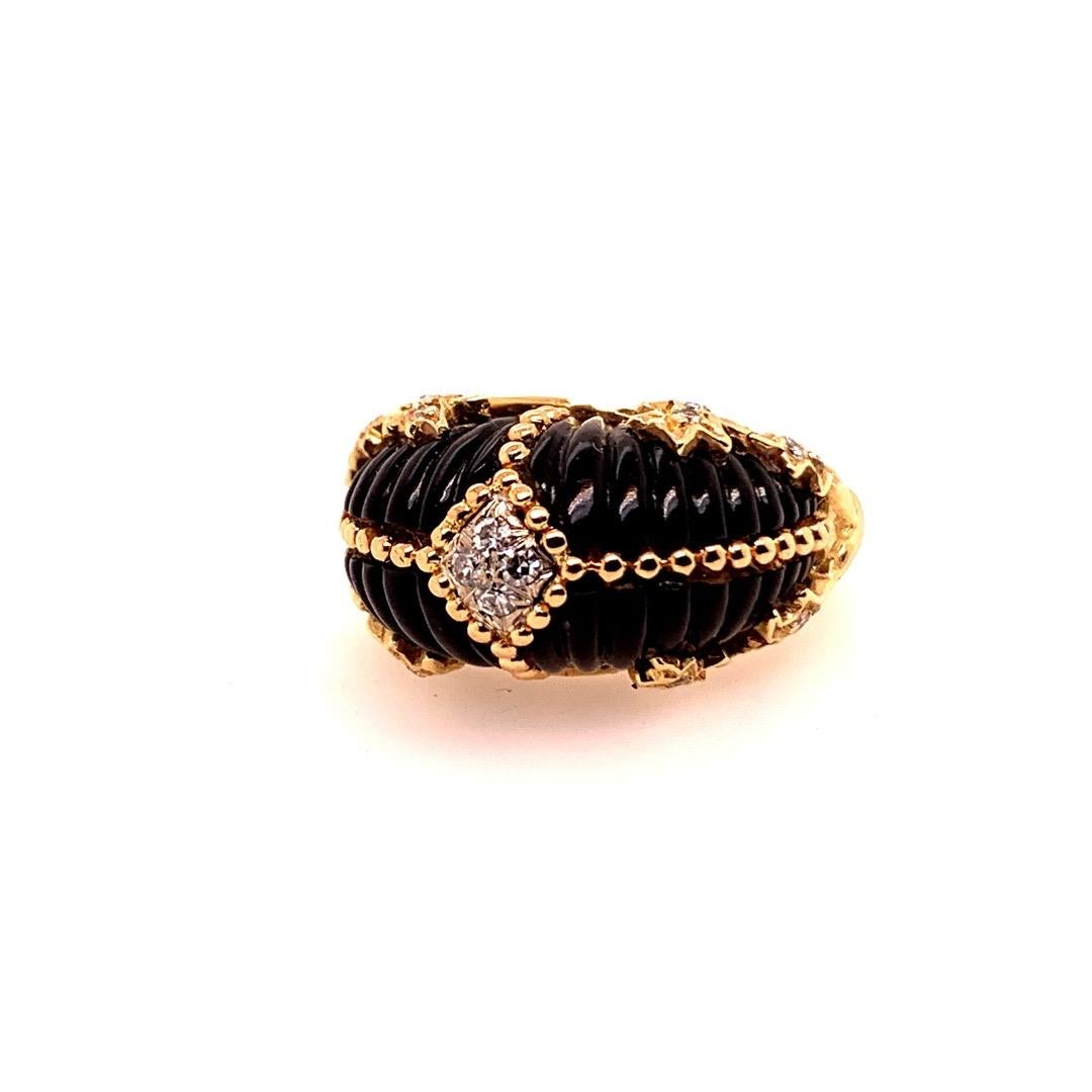 Retro Gold Cocktail Ring Natural 0.35 Carat Diamond & Carved Onyx, circa 1950 For Sale 3
