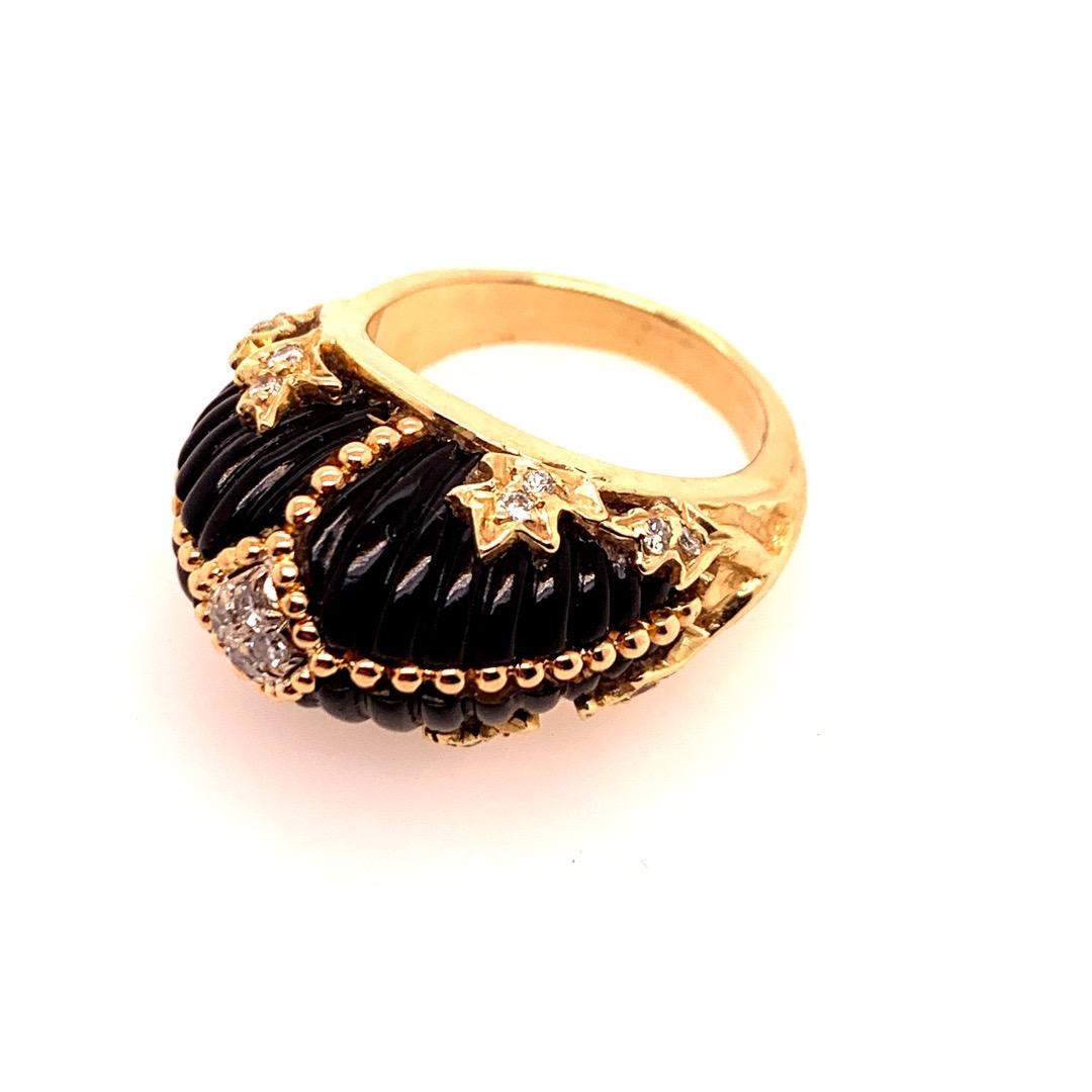 Retro Gold Cocktail Ring Natural 0.35 Carat Diamond & Carved Onyx, circa 1950 For Sale 4