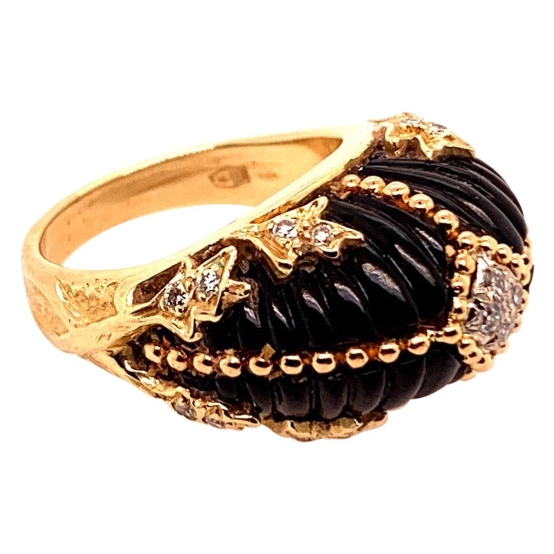 Retro Gold Cocktail Ring Natural 0.35 Carat Diamond & Carved Onyx, circa 1950 For Sale