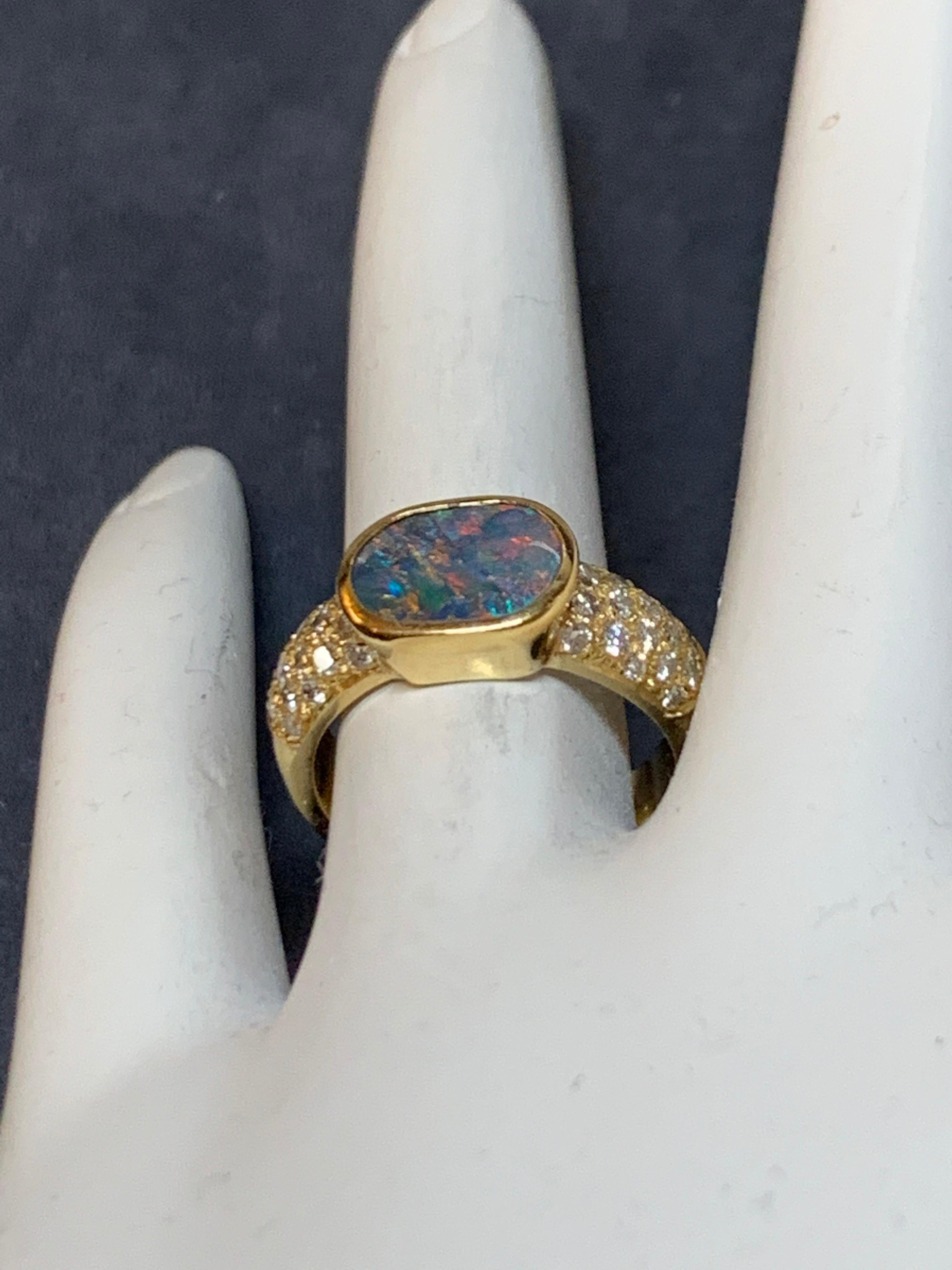 Retro Gold Cocktail Ring Natural 1 Carat G VS Diamond & Opal Gemstone circa 1960 For Sale 3