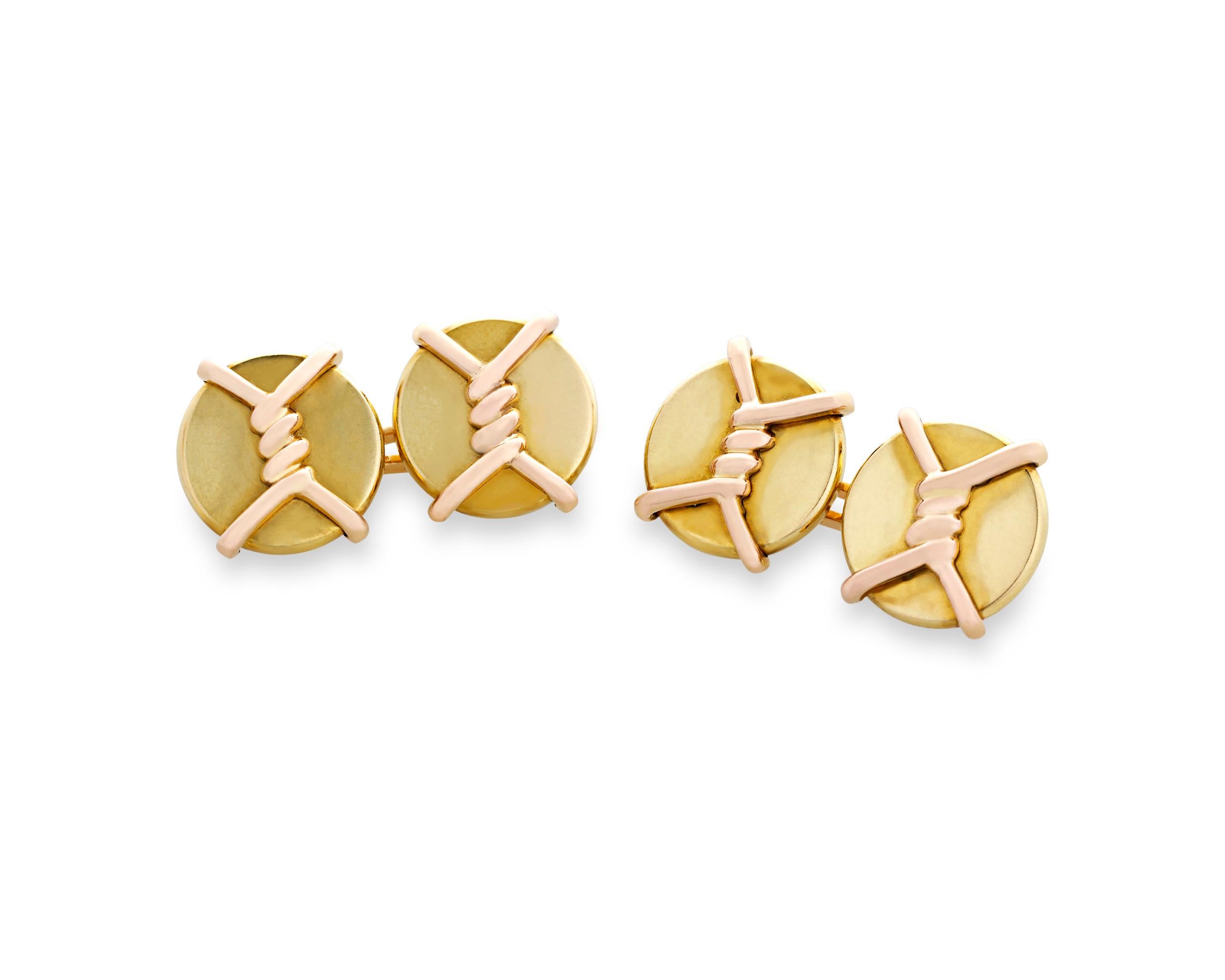An expression of understated sophistication, these classic Cartier cufflinks pair a unique knot design with 18K yellow gold.

Stamped 
