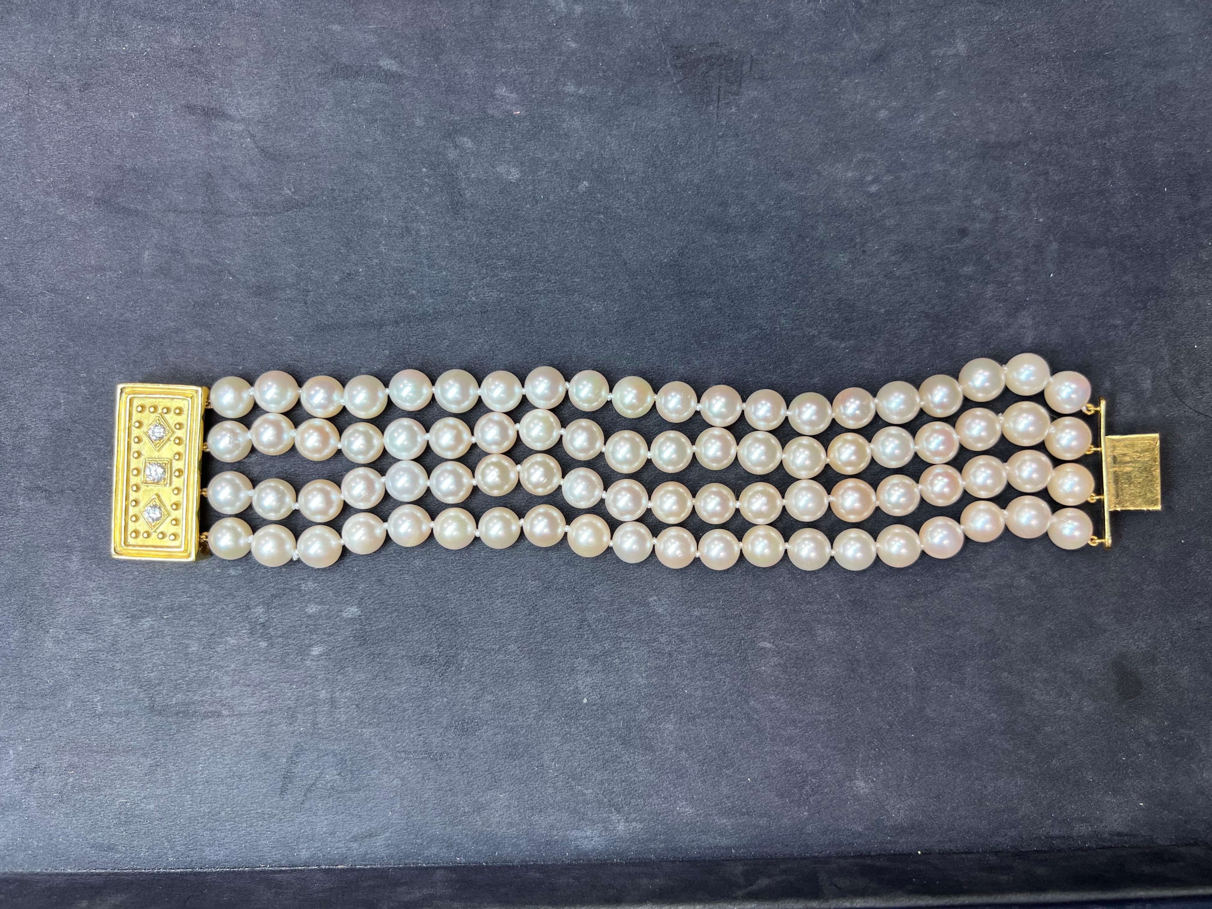 Retro Gold Cultured Akoya Pearl 7 Inch Bracelet 0.35 Carat Natural Diamond Clasp For Sale 2