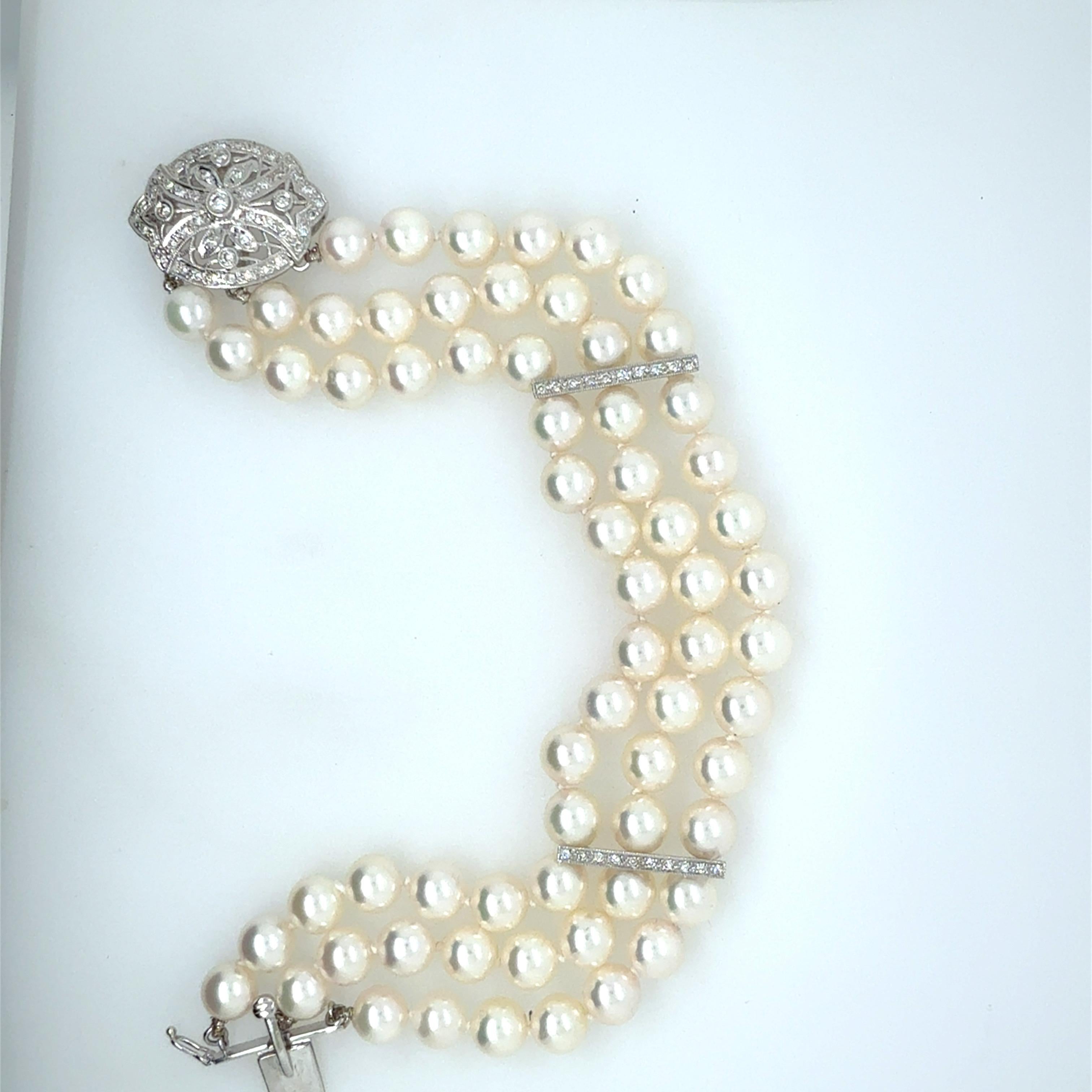 Rétro Bracciale retrò in oro con perle Akoya coltivate da 7 pollici e chiusura con diamanti naturali da 0,8 carati in vendita