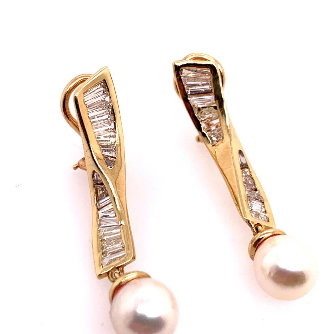 Women's Retro Gold Earrings 1.50 Carat Natural Baguette Diamond and Pearl, circa 1970 For Sale