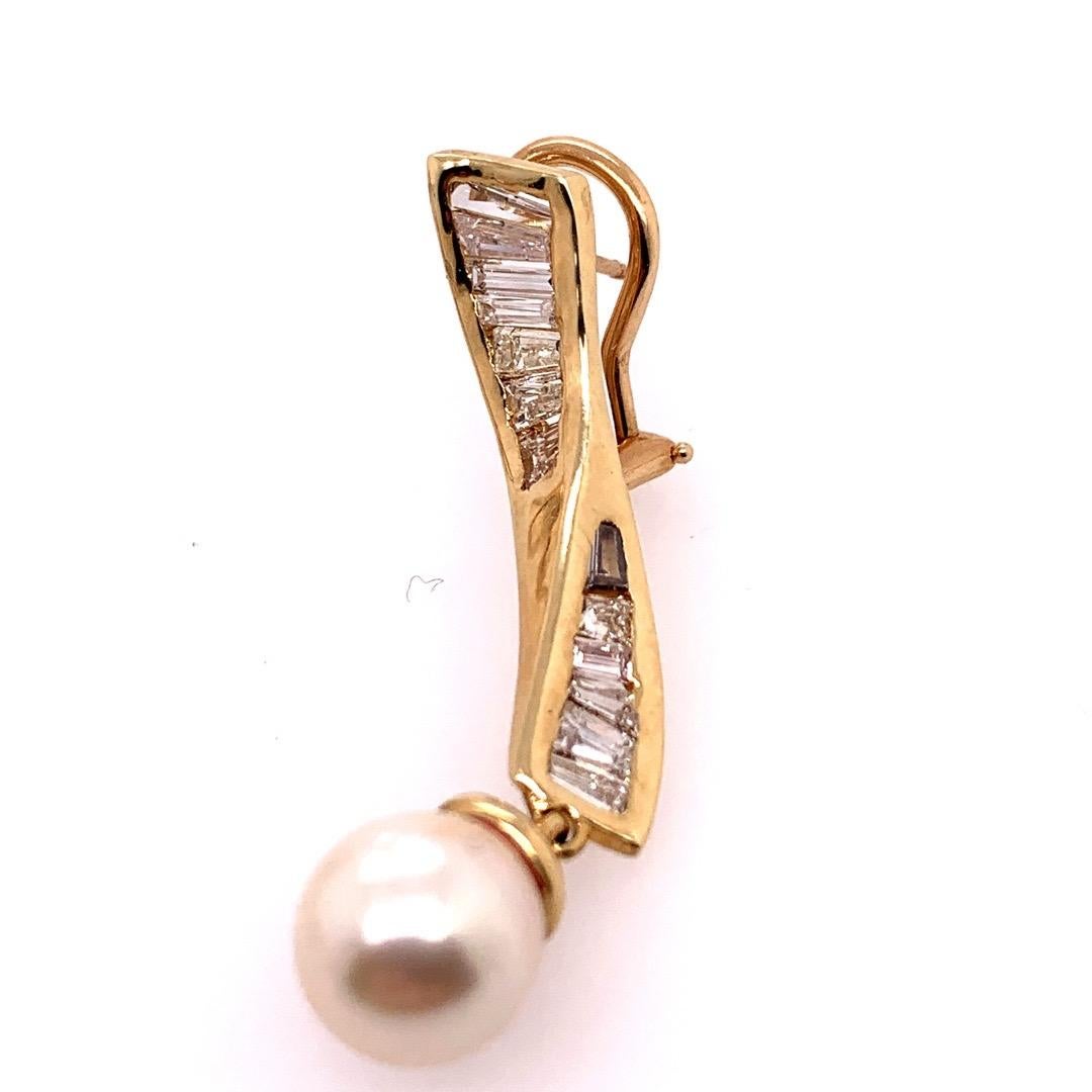 Retro Gold Earrings 1.50 Carat Natural Baguette Diamond and Pearl, circa 1970 For Sale 1