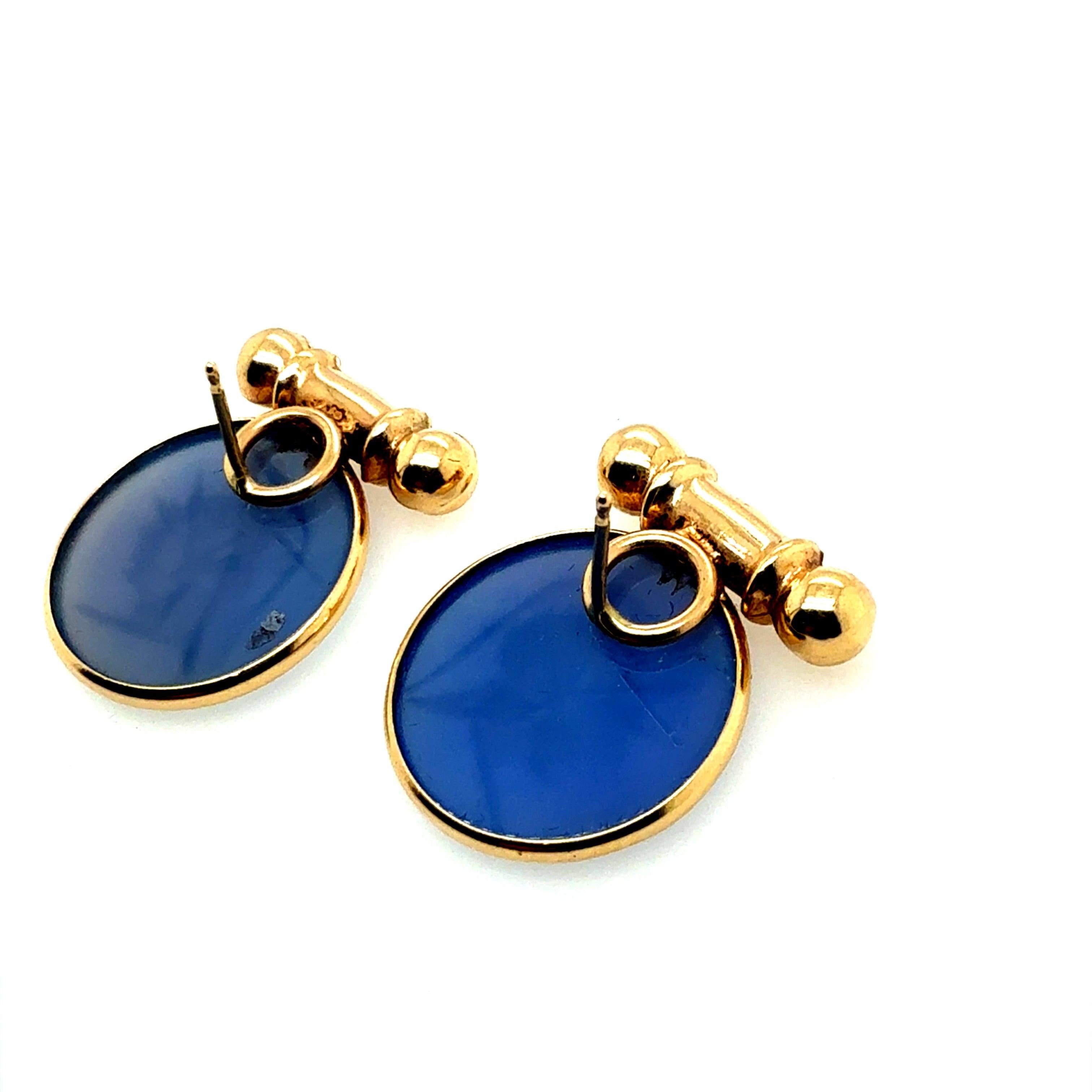 Pendientes retro de oro engastados en bisel con calcografía de cornalina romana azul Circa 1980 en venta 2