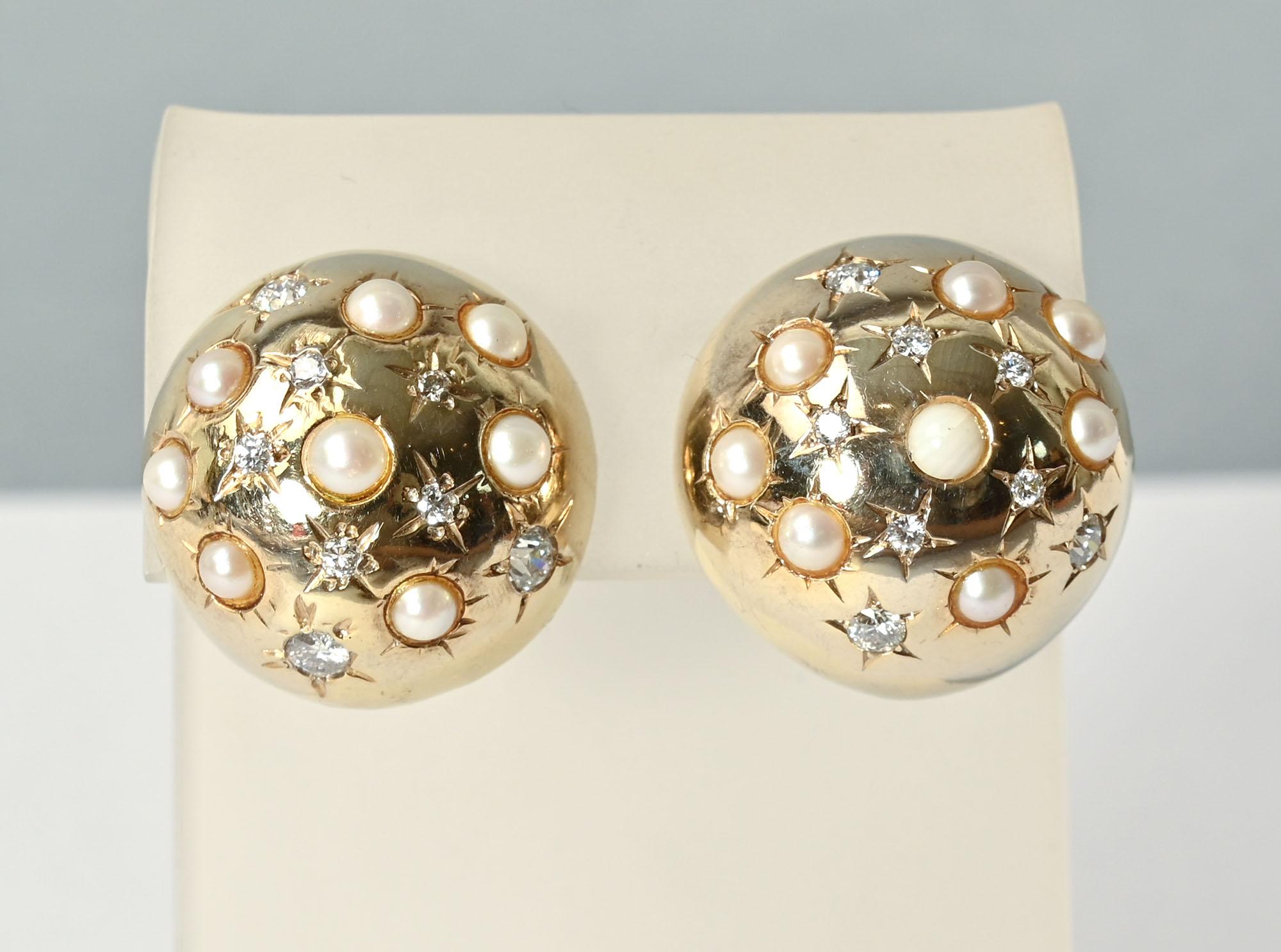 Round Cut Retro Gold Earrings with Pearls and Diamonds For Sale