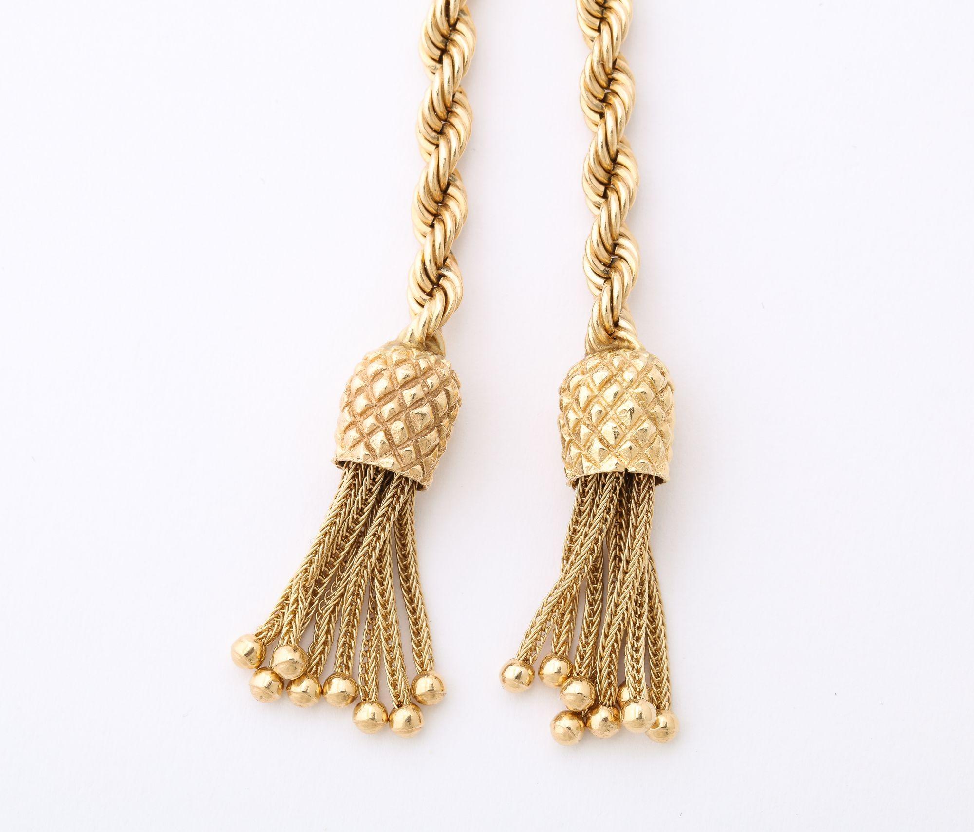 Retro Gold Lariat on Rope Twist Chain with Tassels and a Ruby and Pearl Flower In Good Condition For Sale In New York, NY
