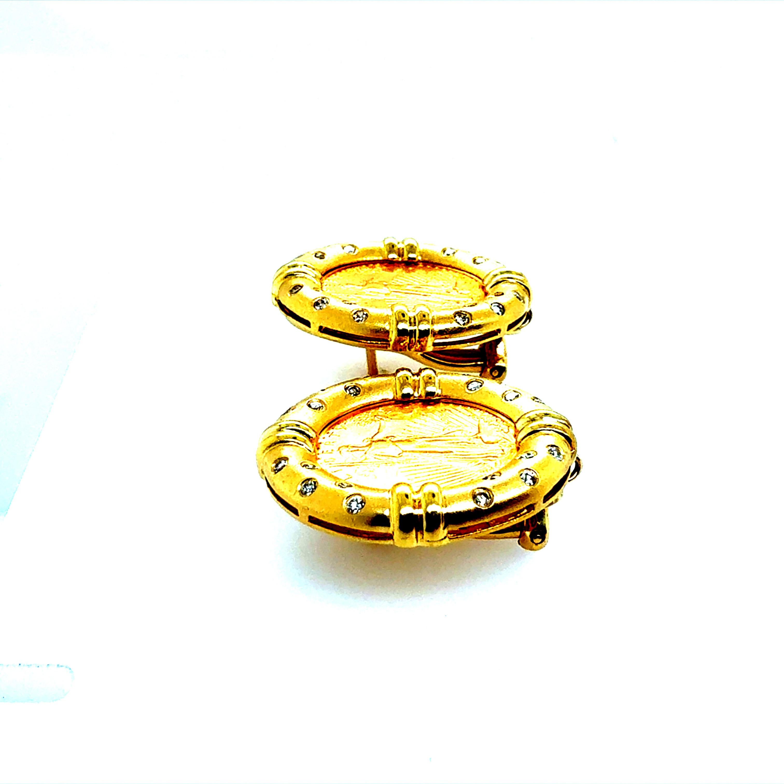 Rétro Boucles d'oreilles en or rétro pièce de la liberté 1/10 oz et diamant naturel 0,4 carat Circa 1980 en vente