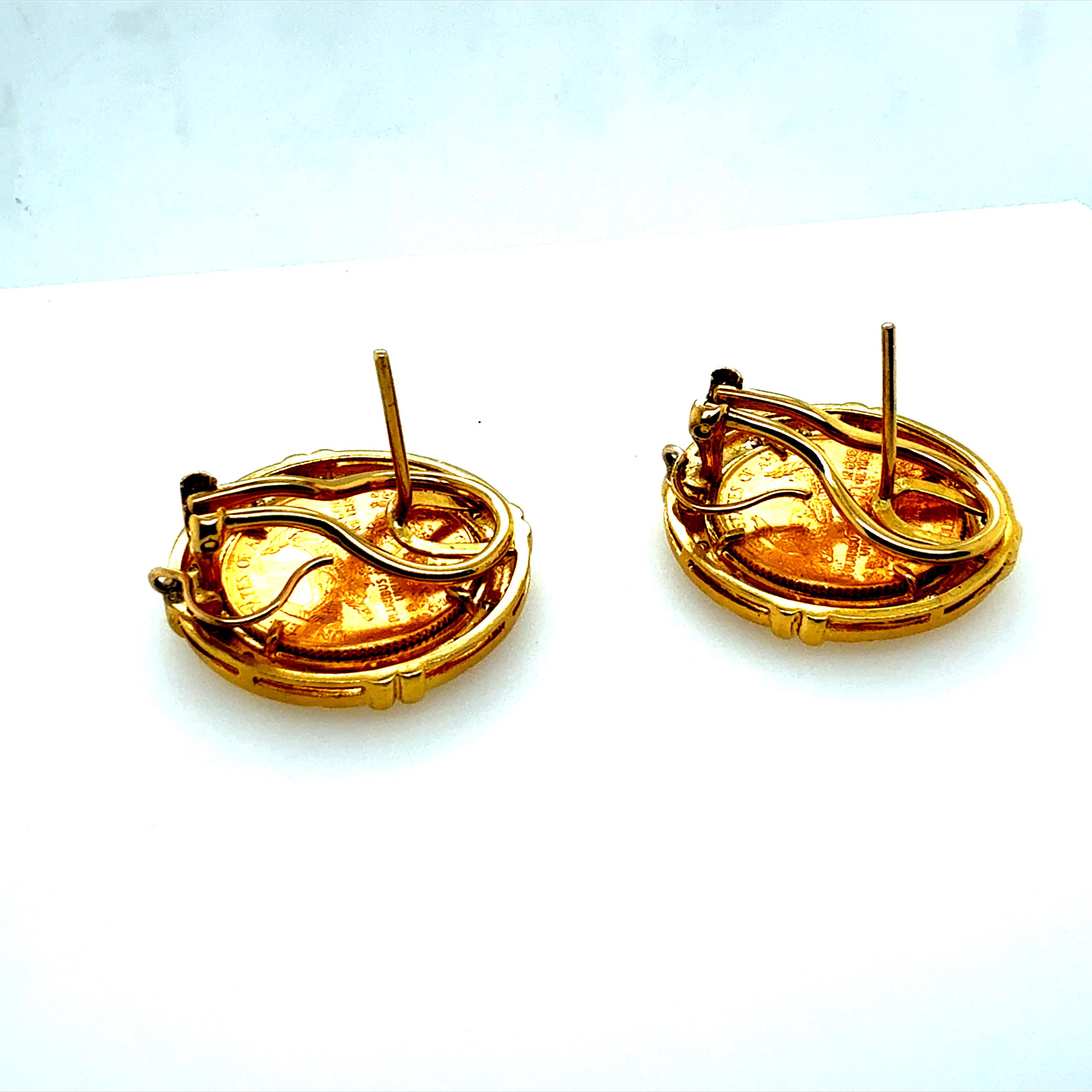 Boucles d'oreilles en or rétro pièce de la liberté 1/10 oz et diamant naturel 0,4 carat Circa 1980 Pour femmes en vente