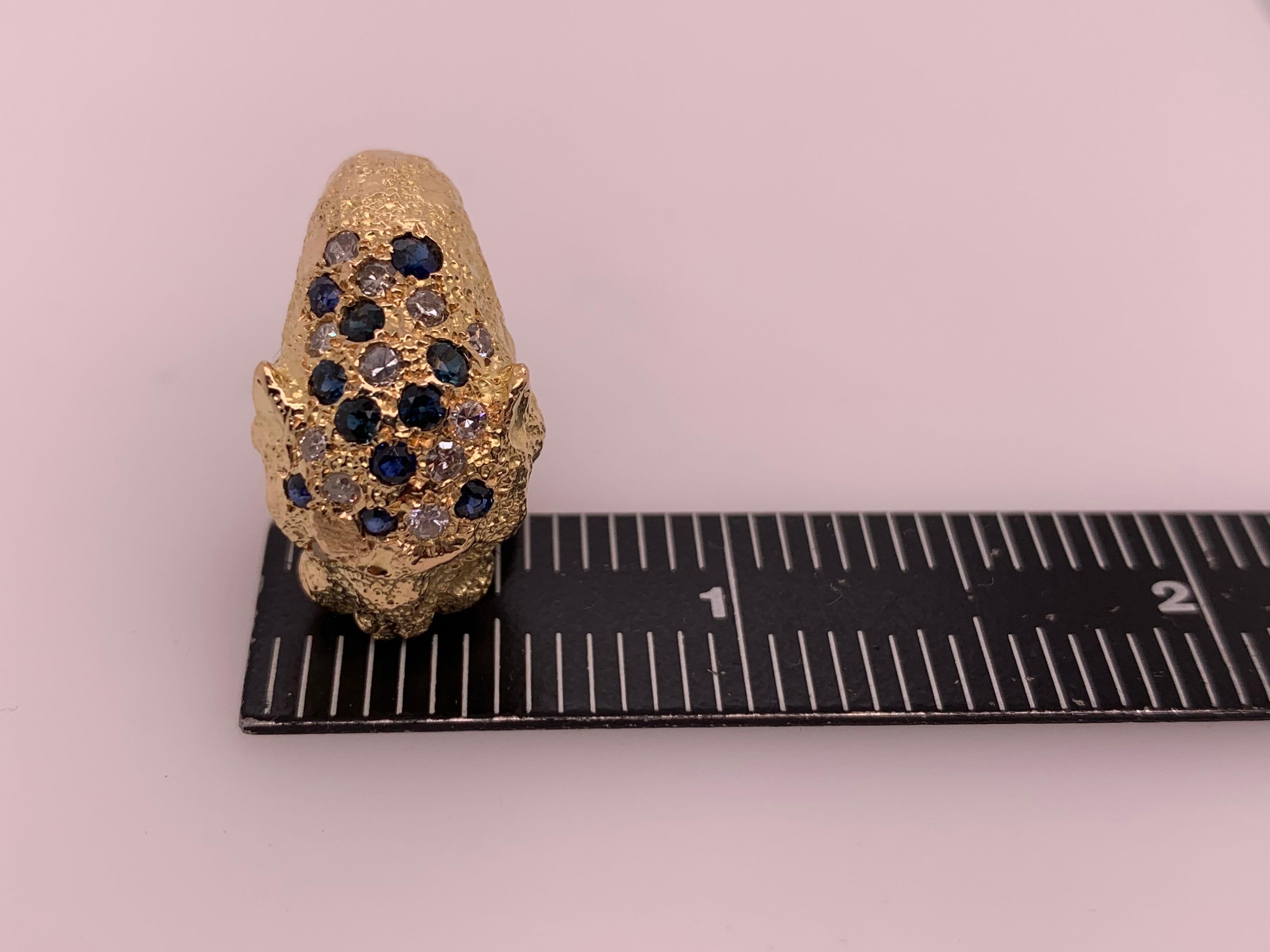 Retro Gold Lion Ring APX .50 Carat Natural Diamond Sapphire Gem Stone circa 1960 For Sale 4