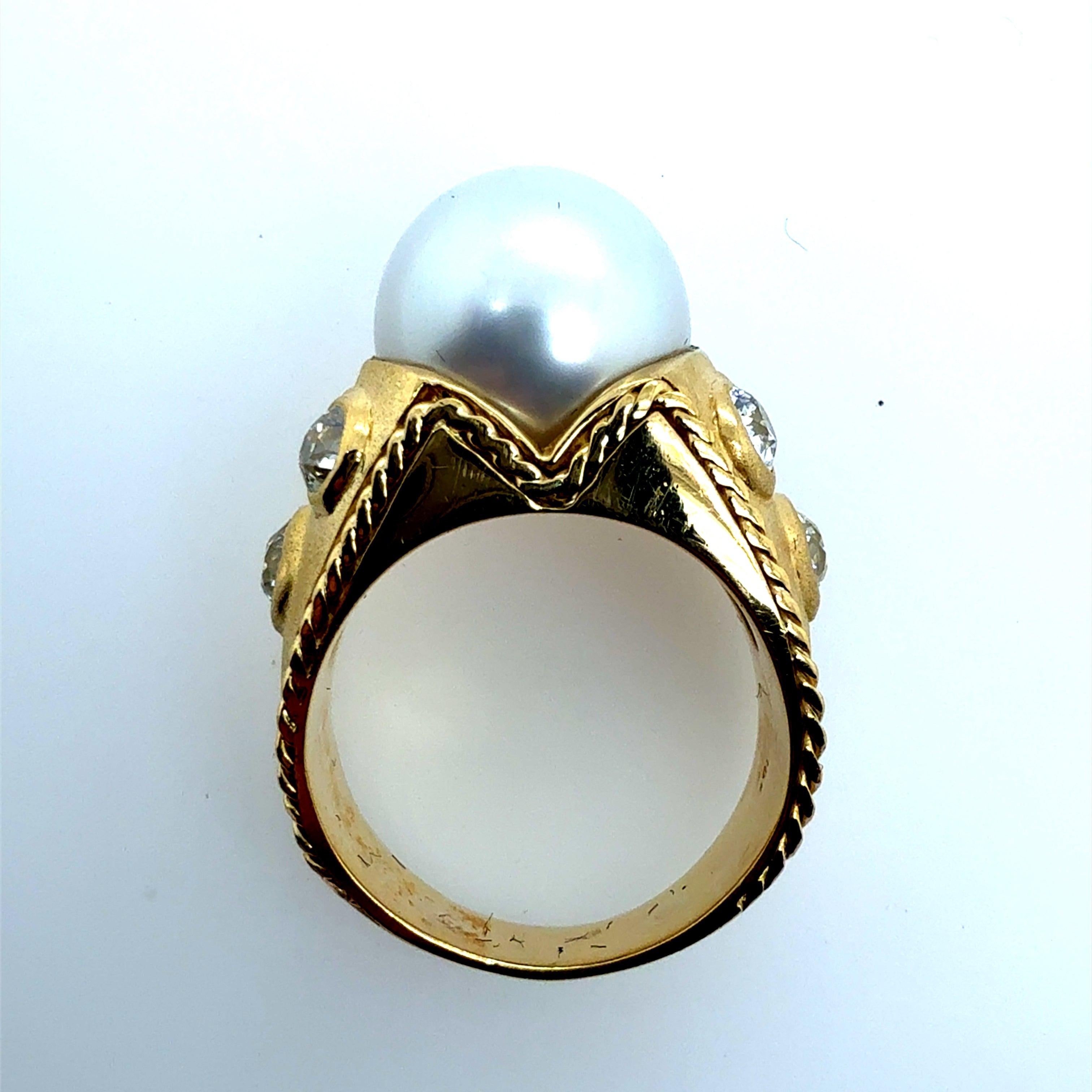 Retro Gold Natural 1 CT Old Mine Cut Diamond & South Sea Pearl Ring Circa 1990 In Good Condition For Sale In Los Angeles, CA