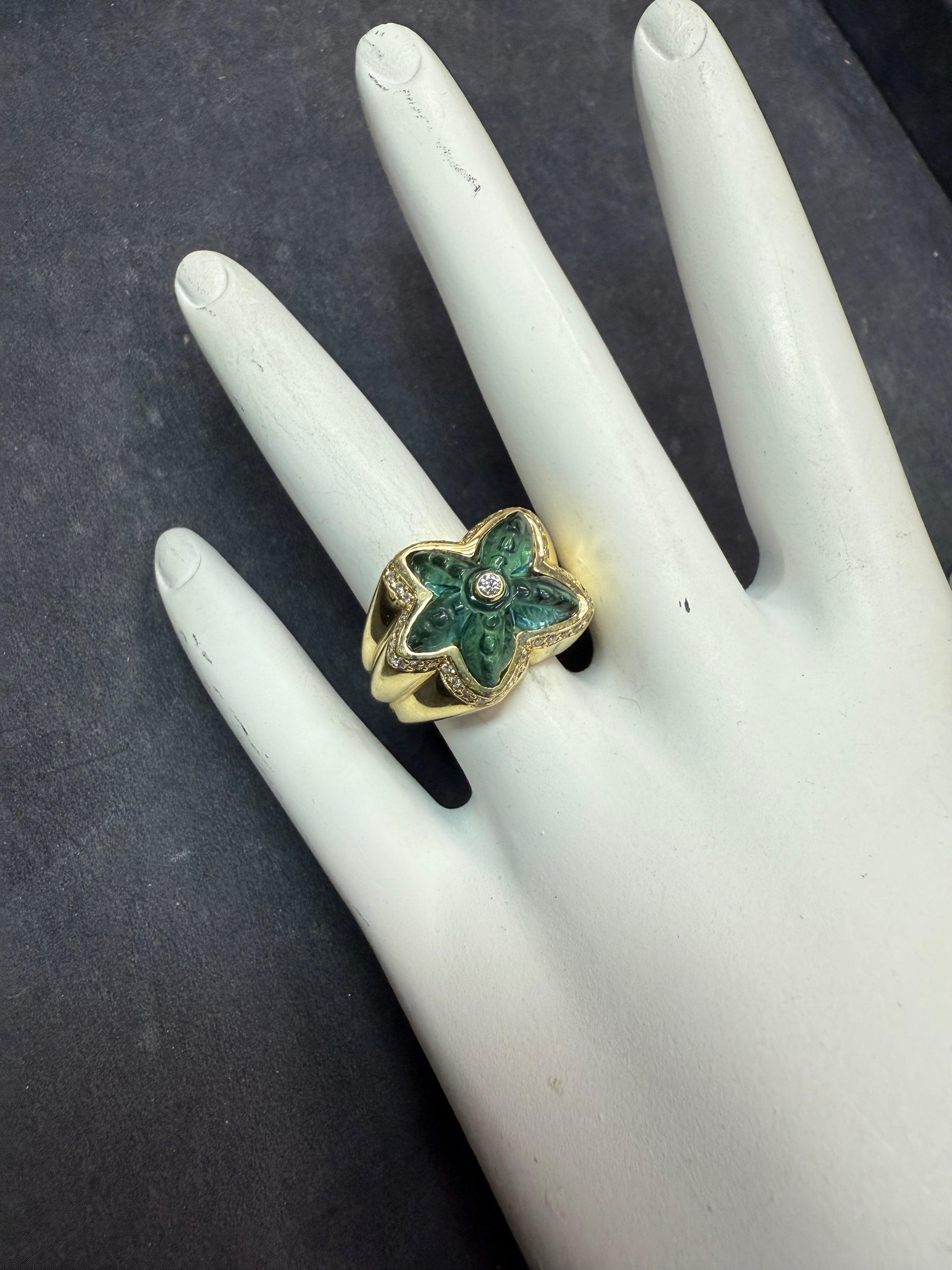 Taille ronde Bague étoile de mer en or naturel avec tourmaline bleu-vert et diamant Circa 1980 en vente