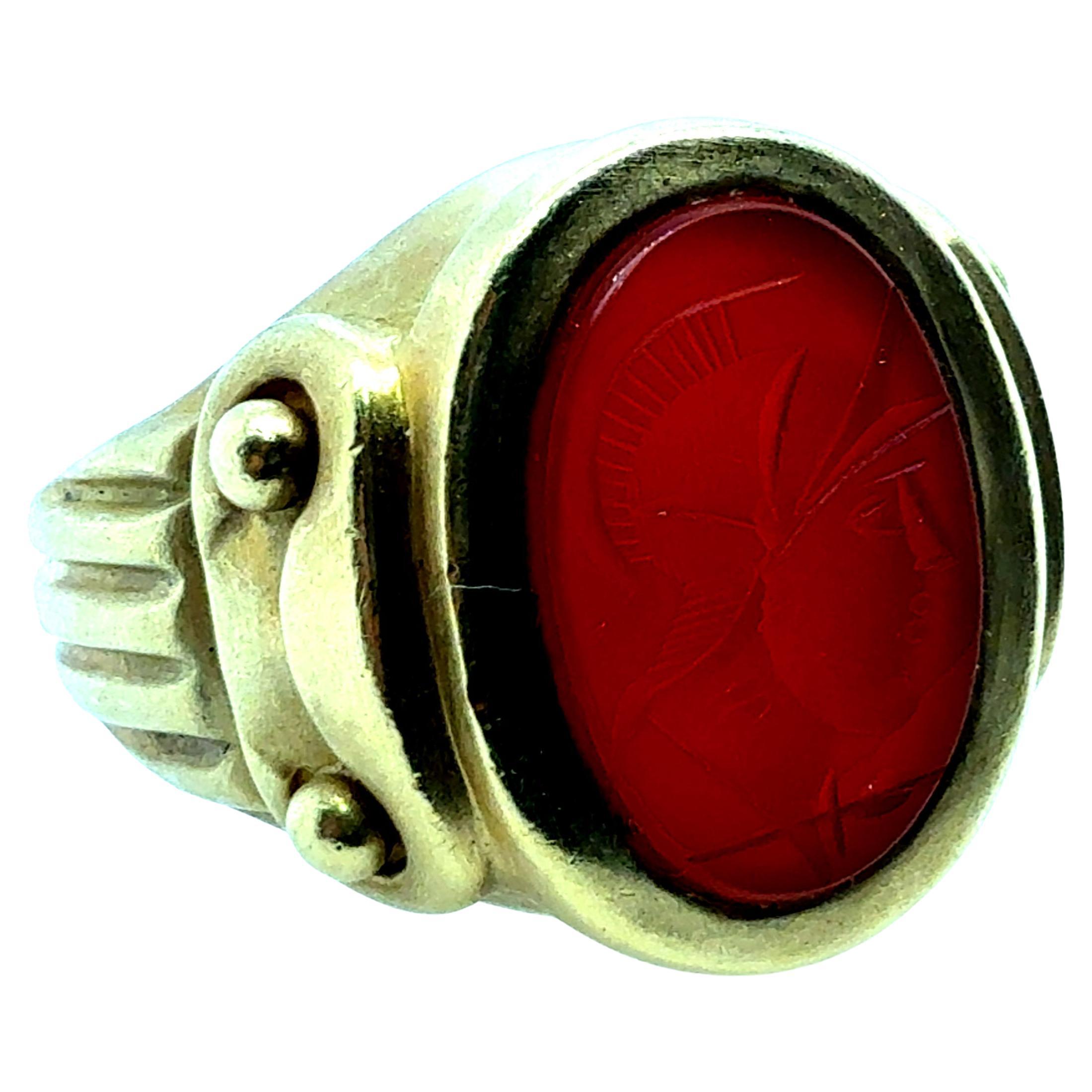 Anello retro in oro Nature Brownish Roman Carnelian Intaglio Statement Ring Circa 1980 in vendita