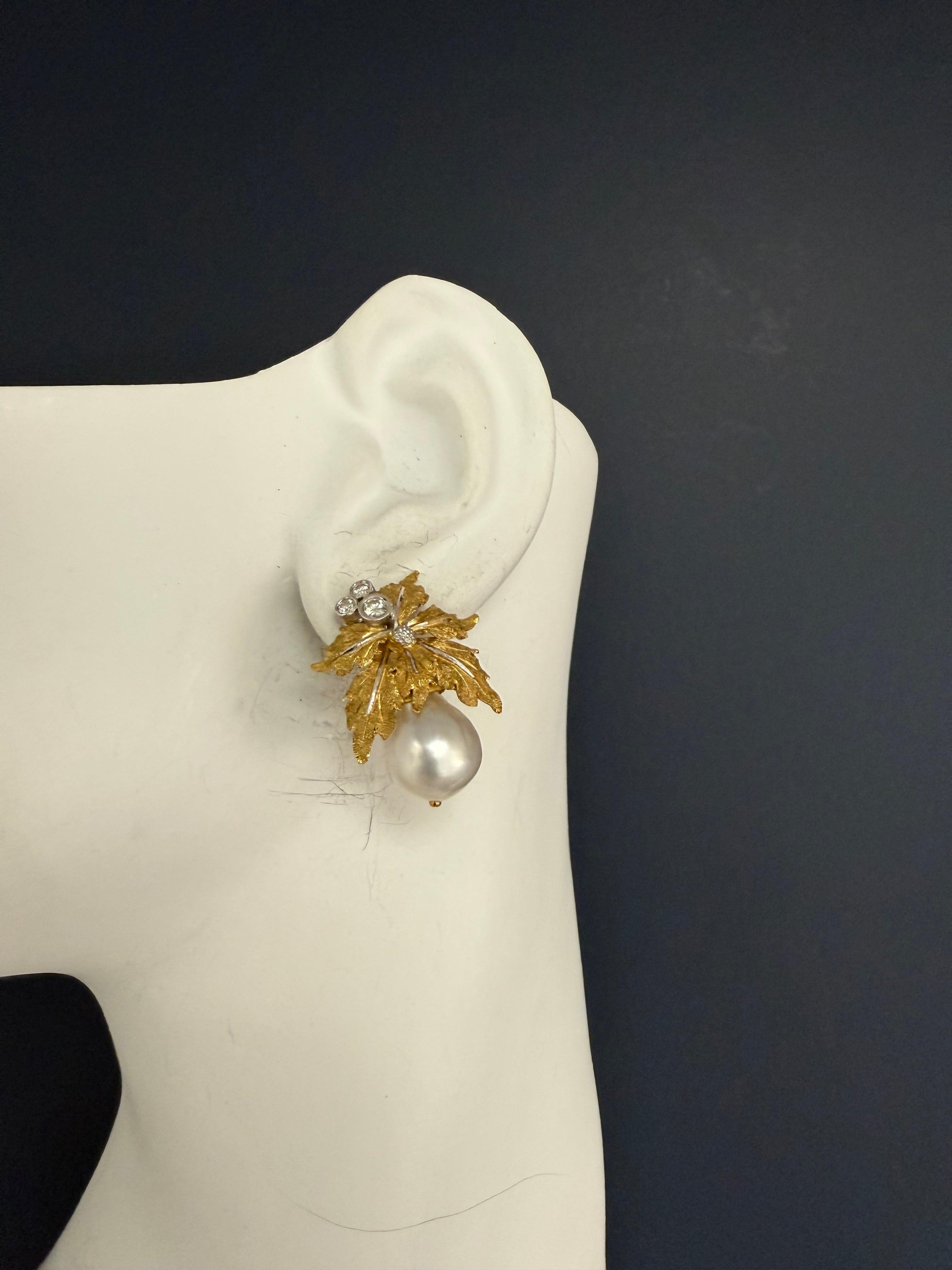 Retro-Gold-Ohrringe mit Naturdiamanten und 11 mm großen Perlenblättern, CIRCA 1970 (Rundschliff) im Angebot