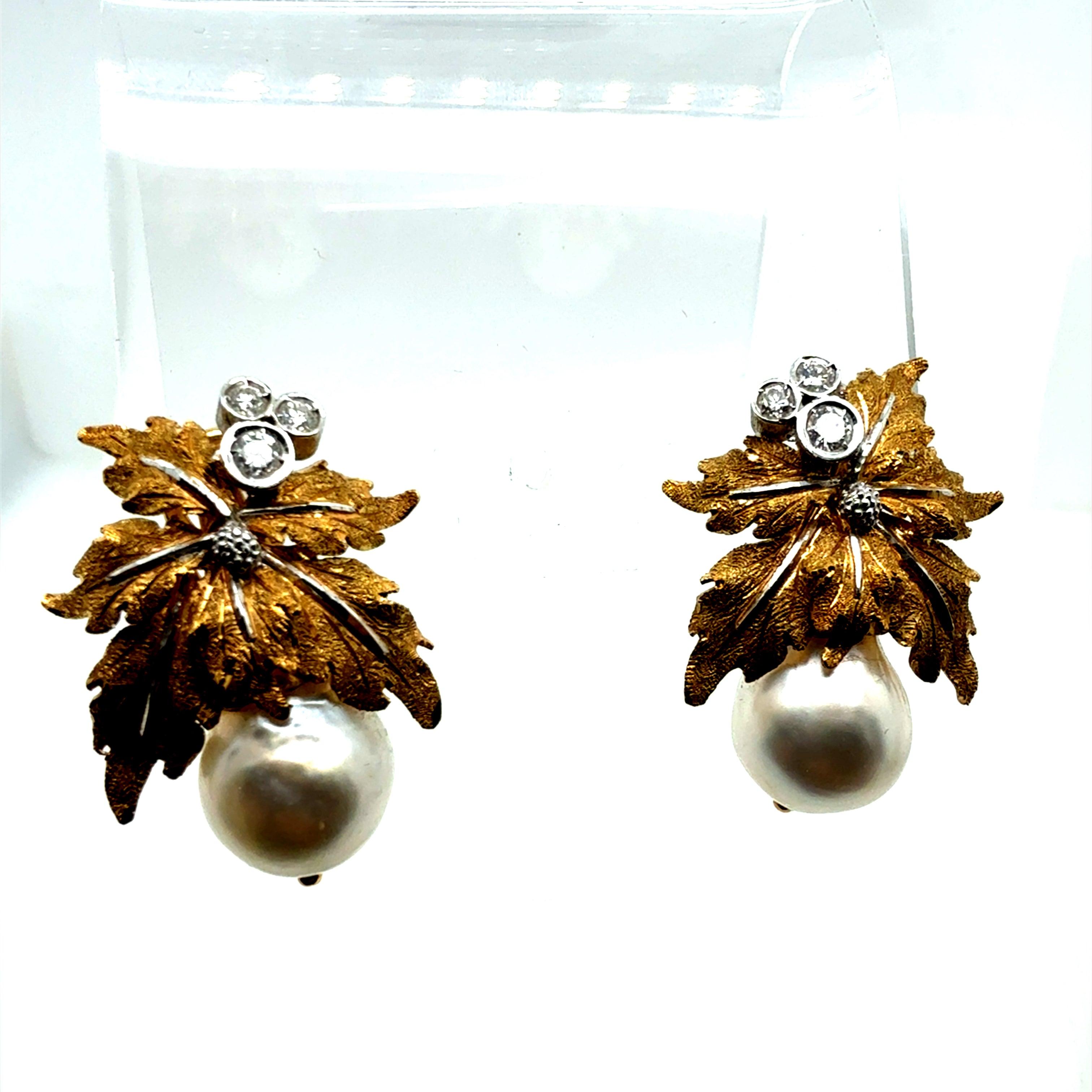 Retro-Gold-Ohrringe mit Naturdiamanten und 11 mm großen Perlenblättern, CIRCA 1970 Damen im Angebot