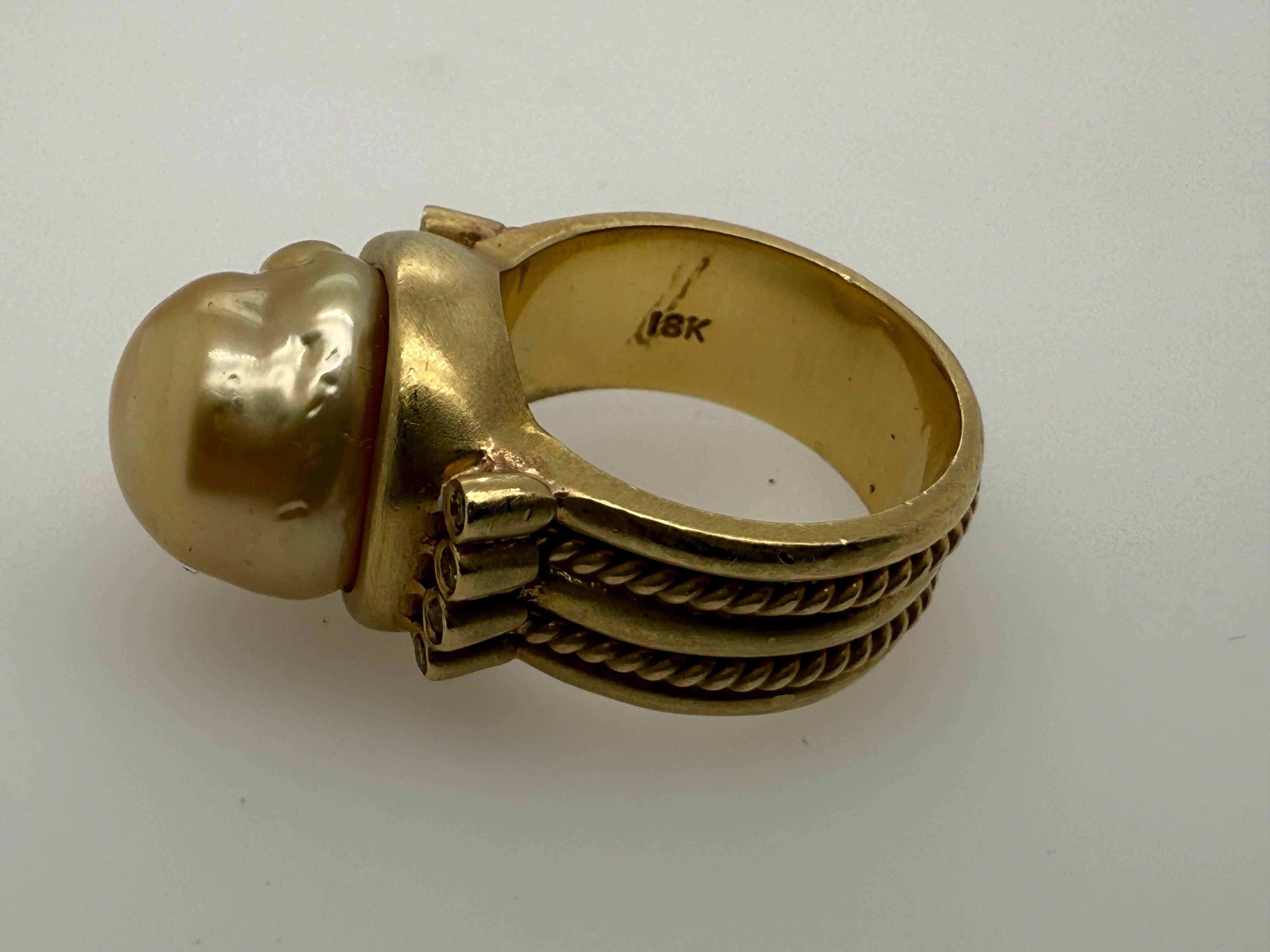Retro Gold Natural Vivid Yellow Diamond & Golden South Sea Pearl Ring Circa 1990 For Sale 2